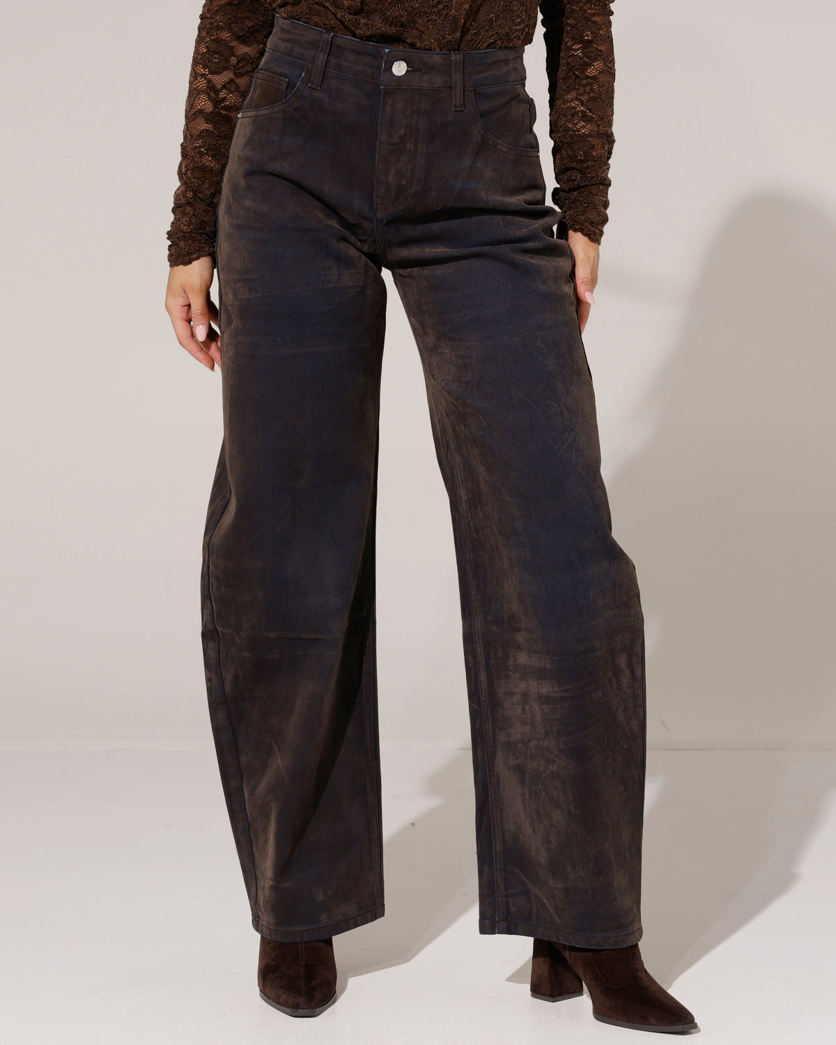 Laulia | Barrel jeans in velvet Vivey Donkerbruin