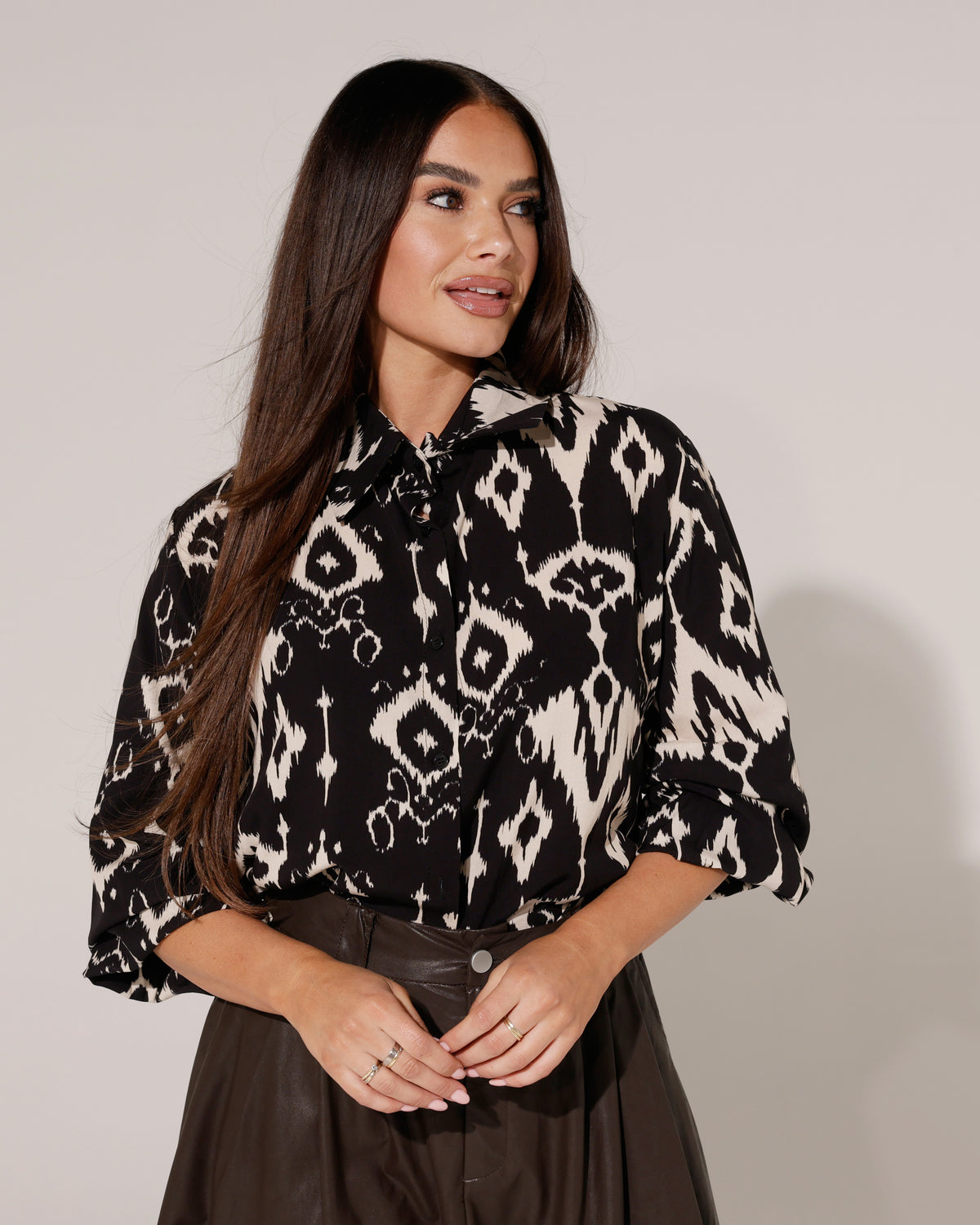 Blouse met print Holley Zwart