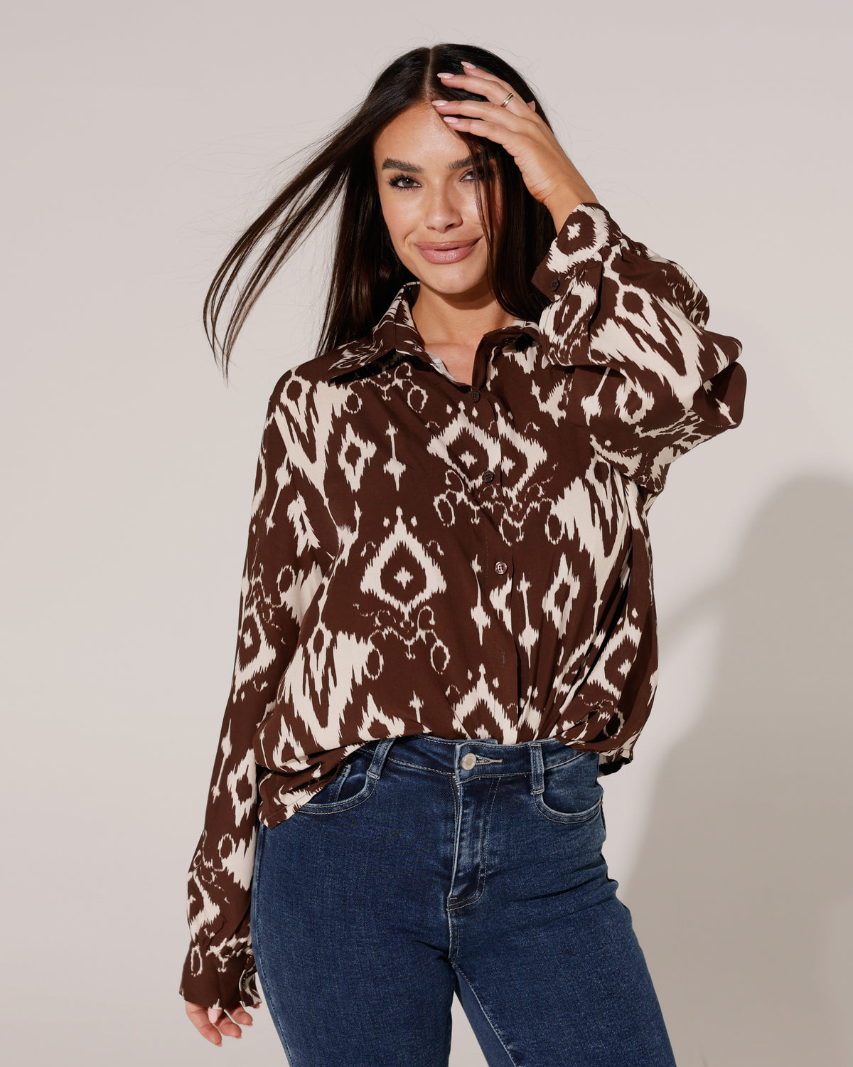 Blouse met print Holley Bruin