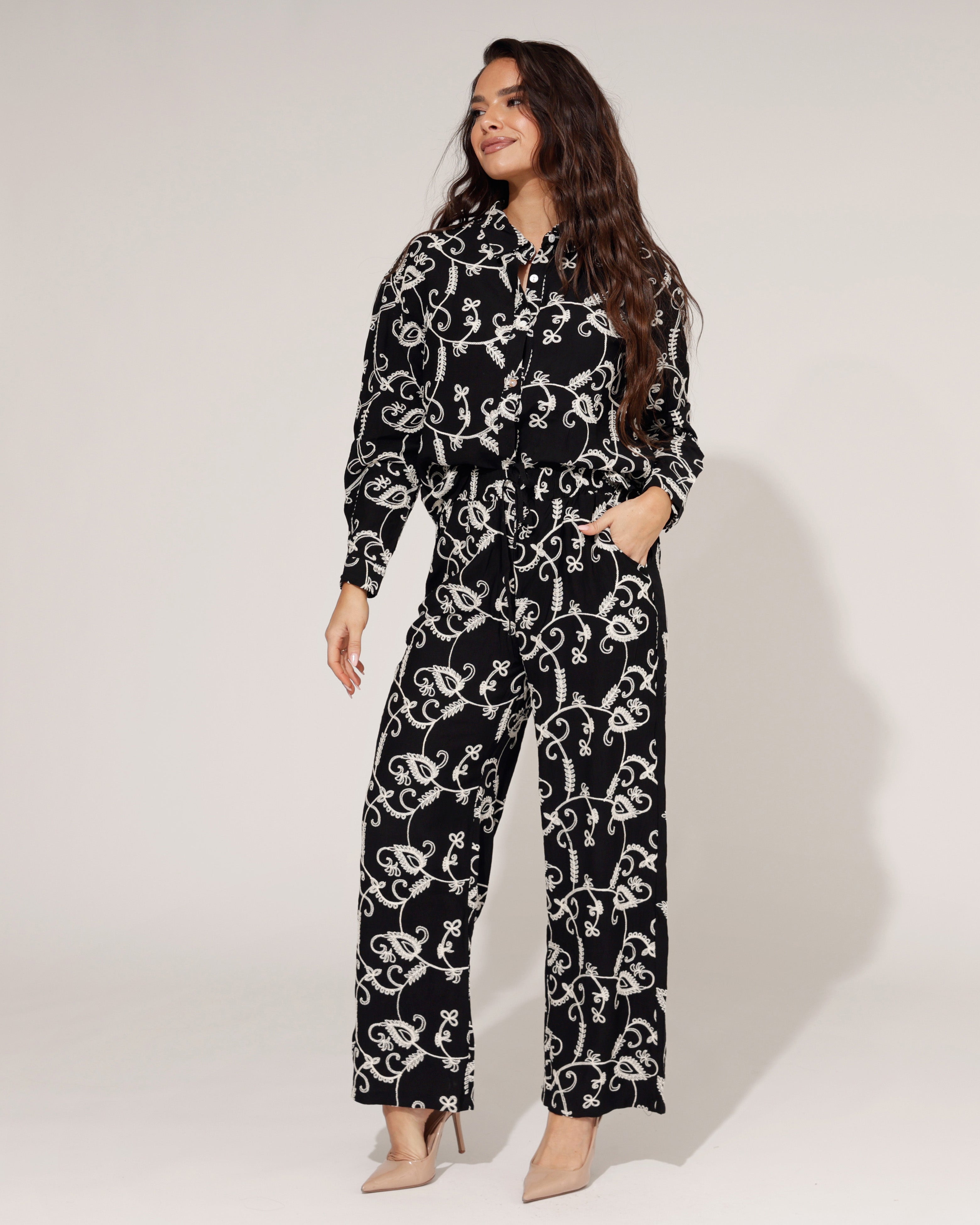 Trendy zwarte set dames met all-over print en elastische taille