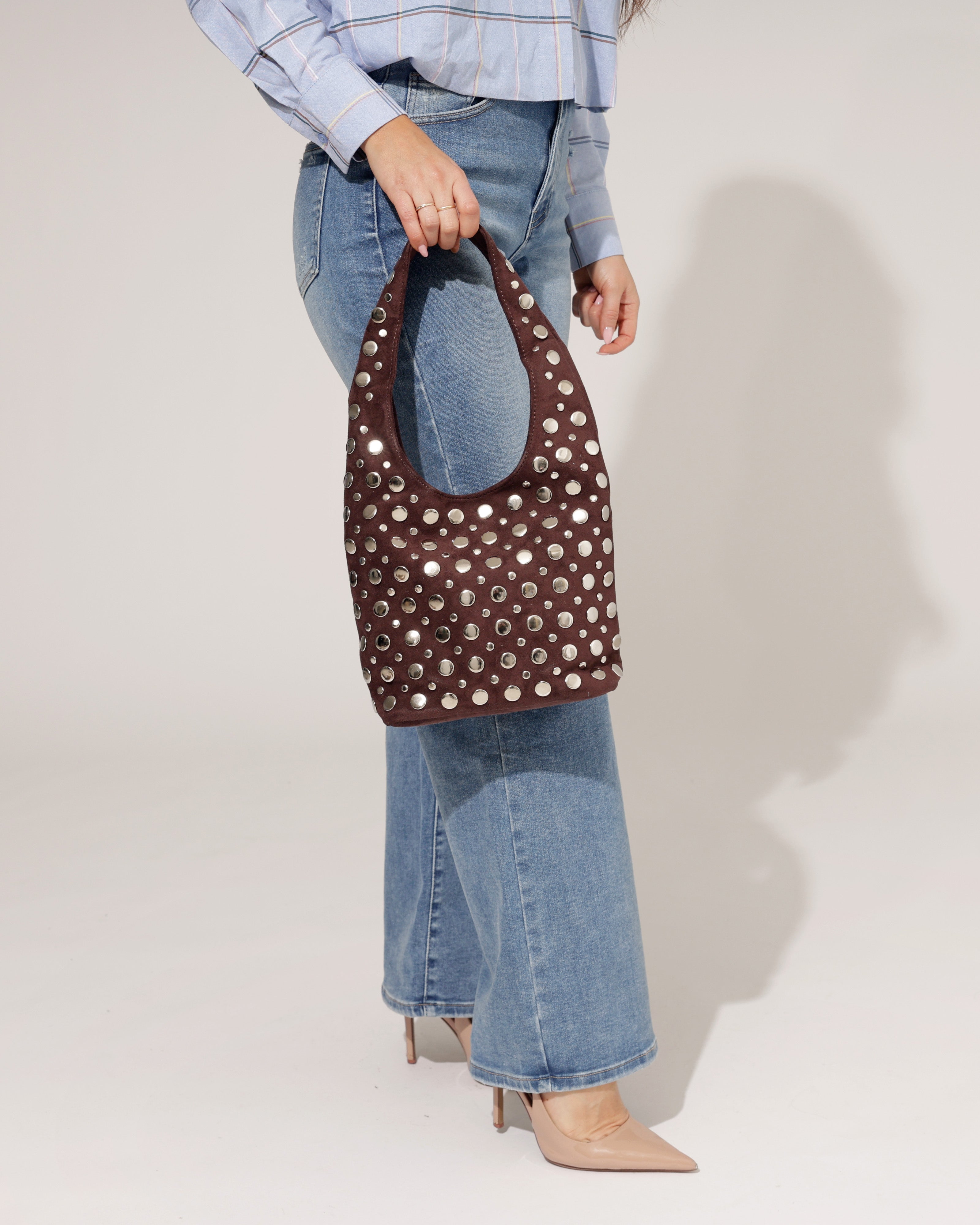 bruine schoudertas dames suede look met studs Twinkels - 1