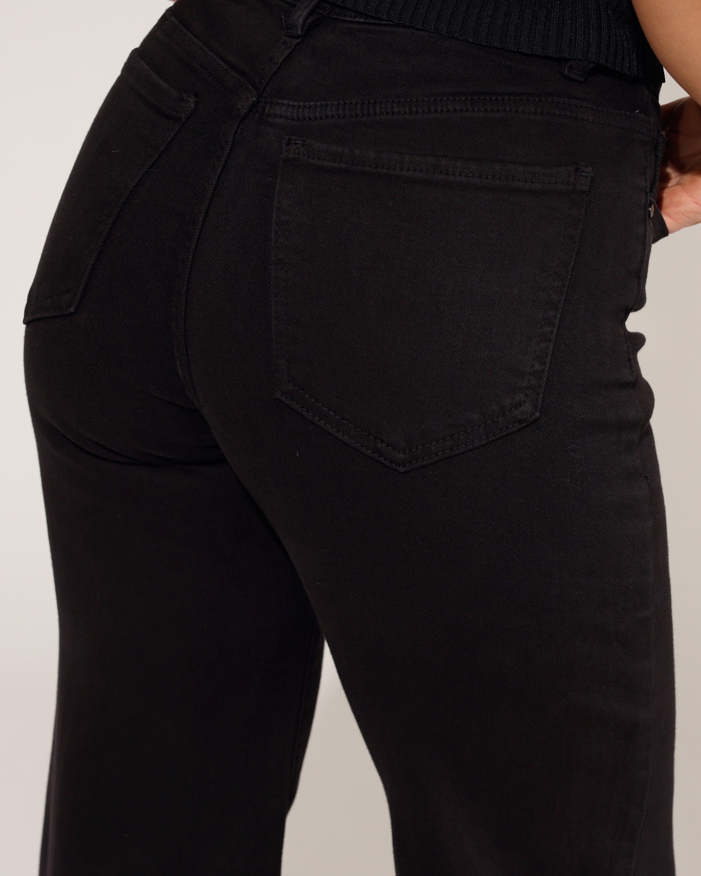 Laulia | Wide leg jeans (Mid) Yara-7 Zwart