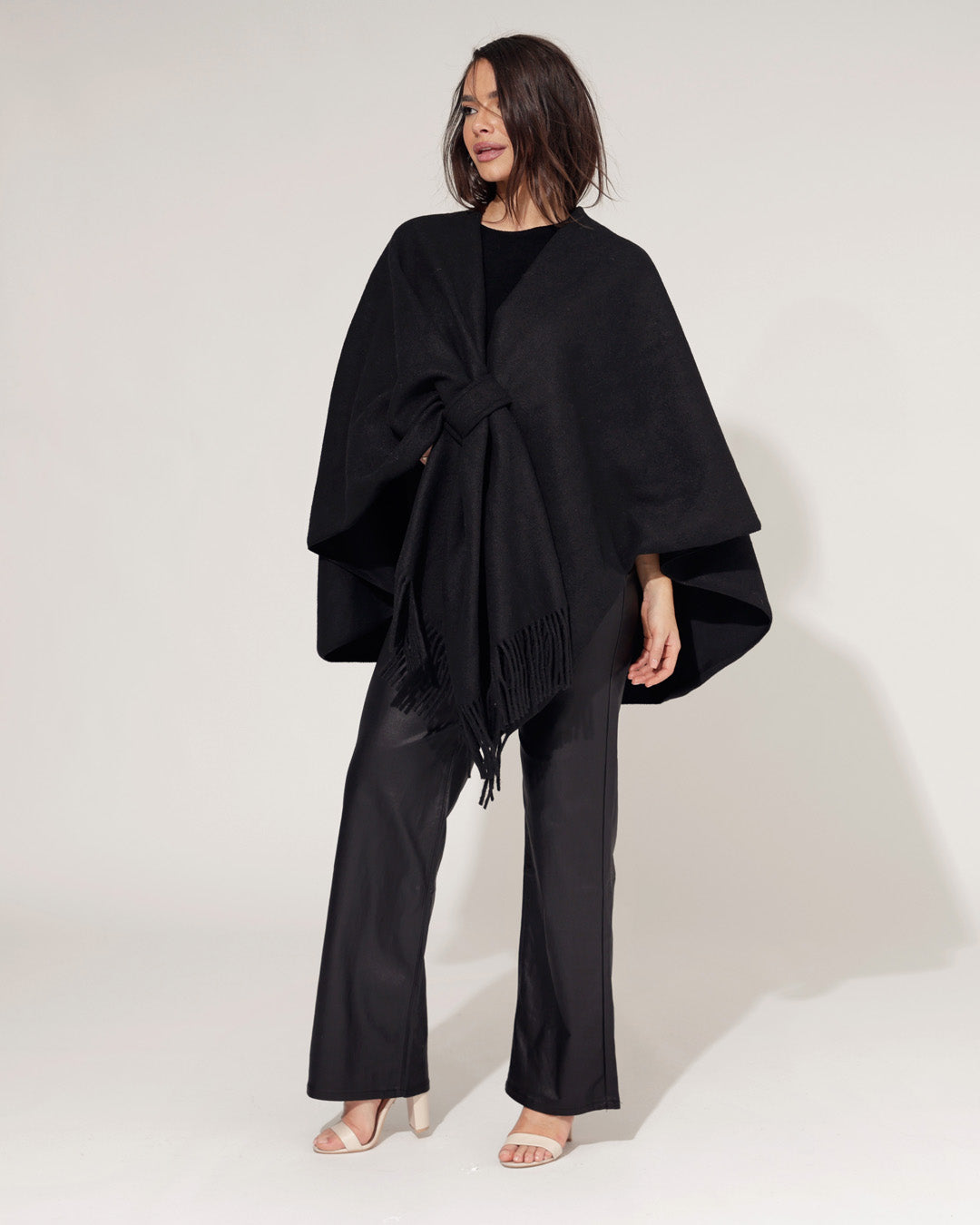 Poncho Zoe Zwart