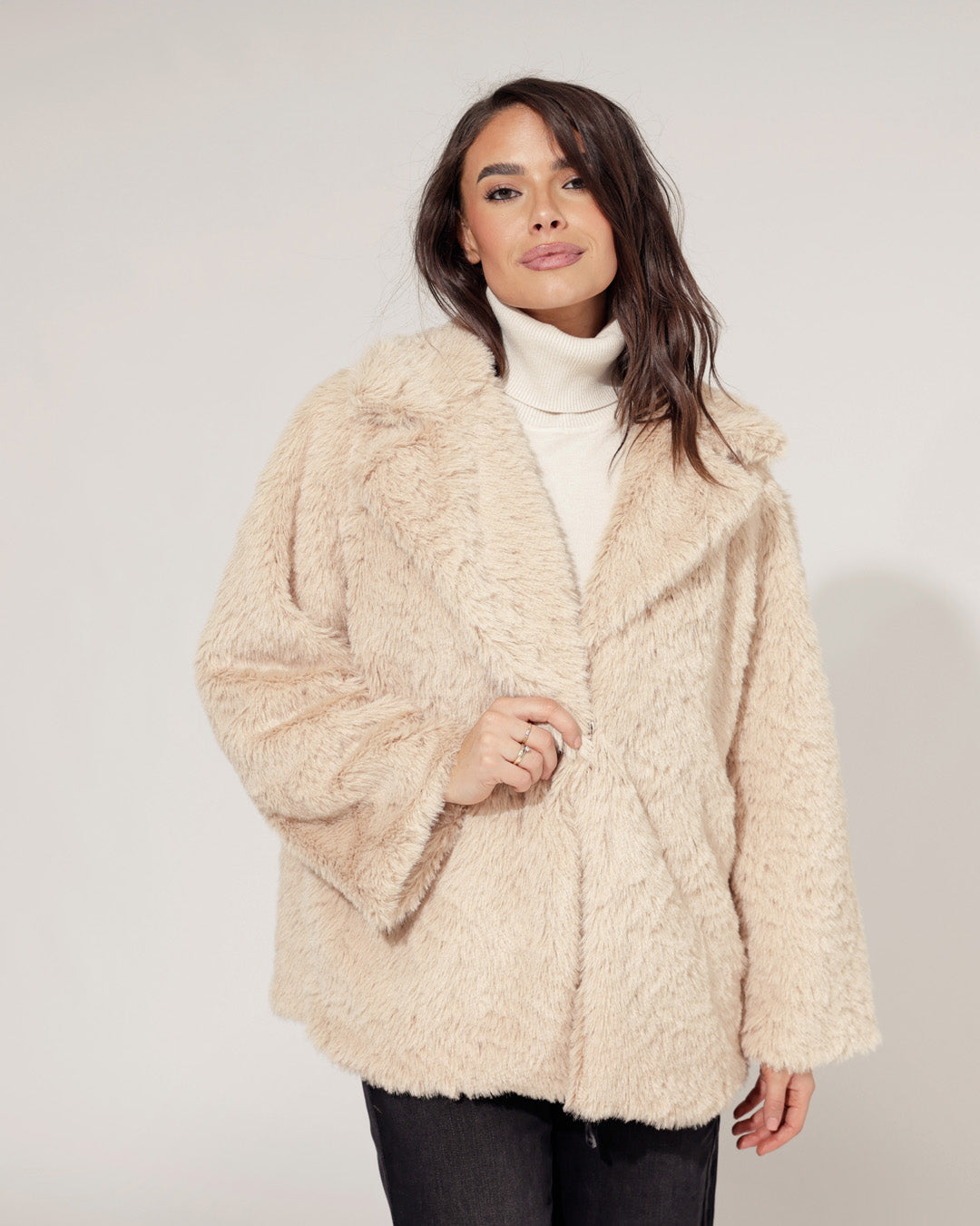 Fake fur jas Noor Zand