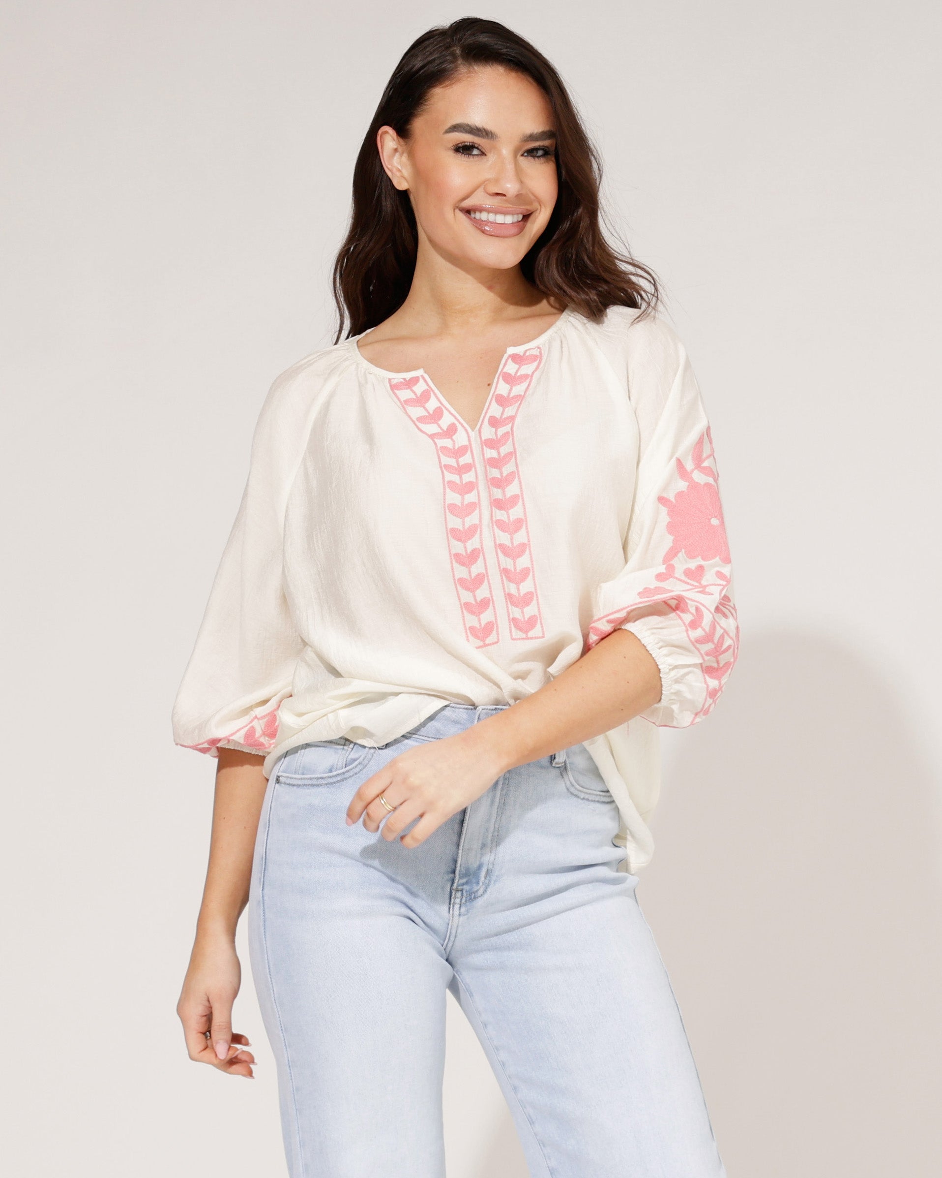 Blouse met borduursel Jilley Roomwit