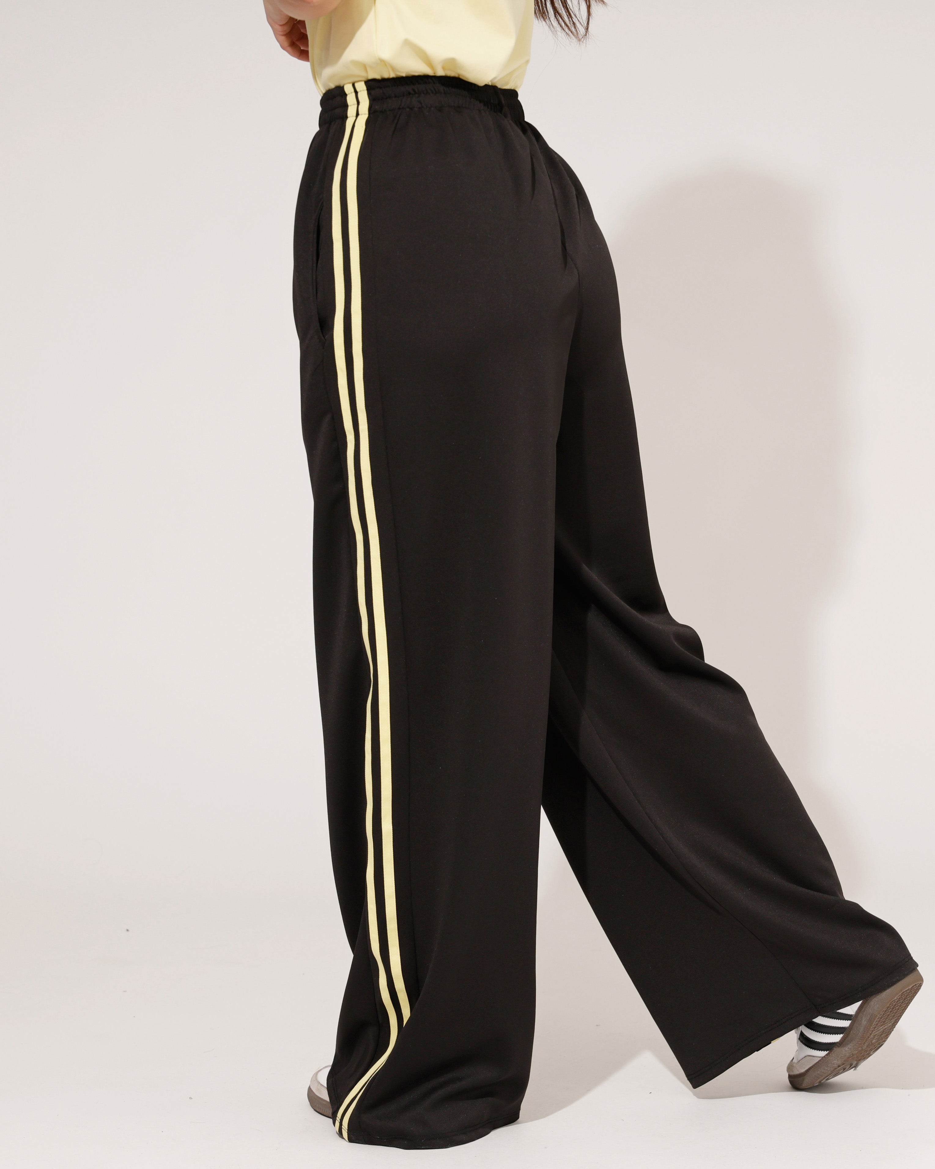 Wide leg broek met zijstrepen Kristy Zwart/ Geel