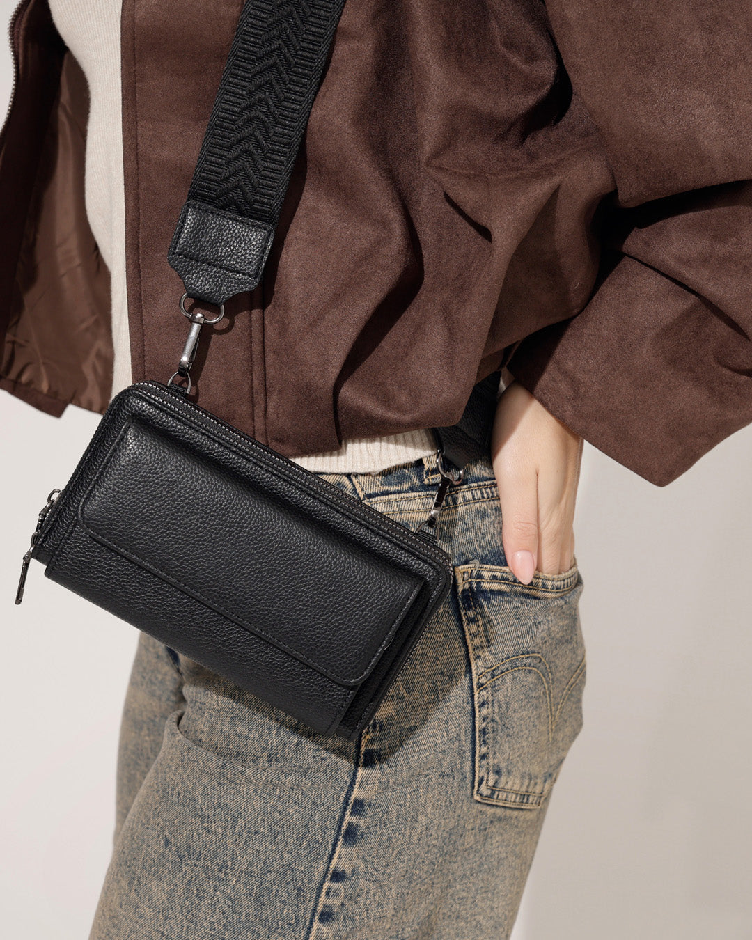 Schouder- telefoontas Nance Zwart