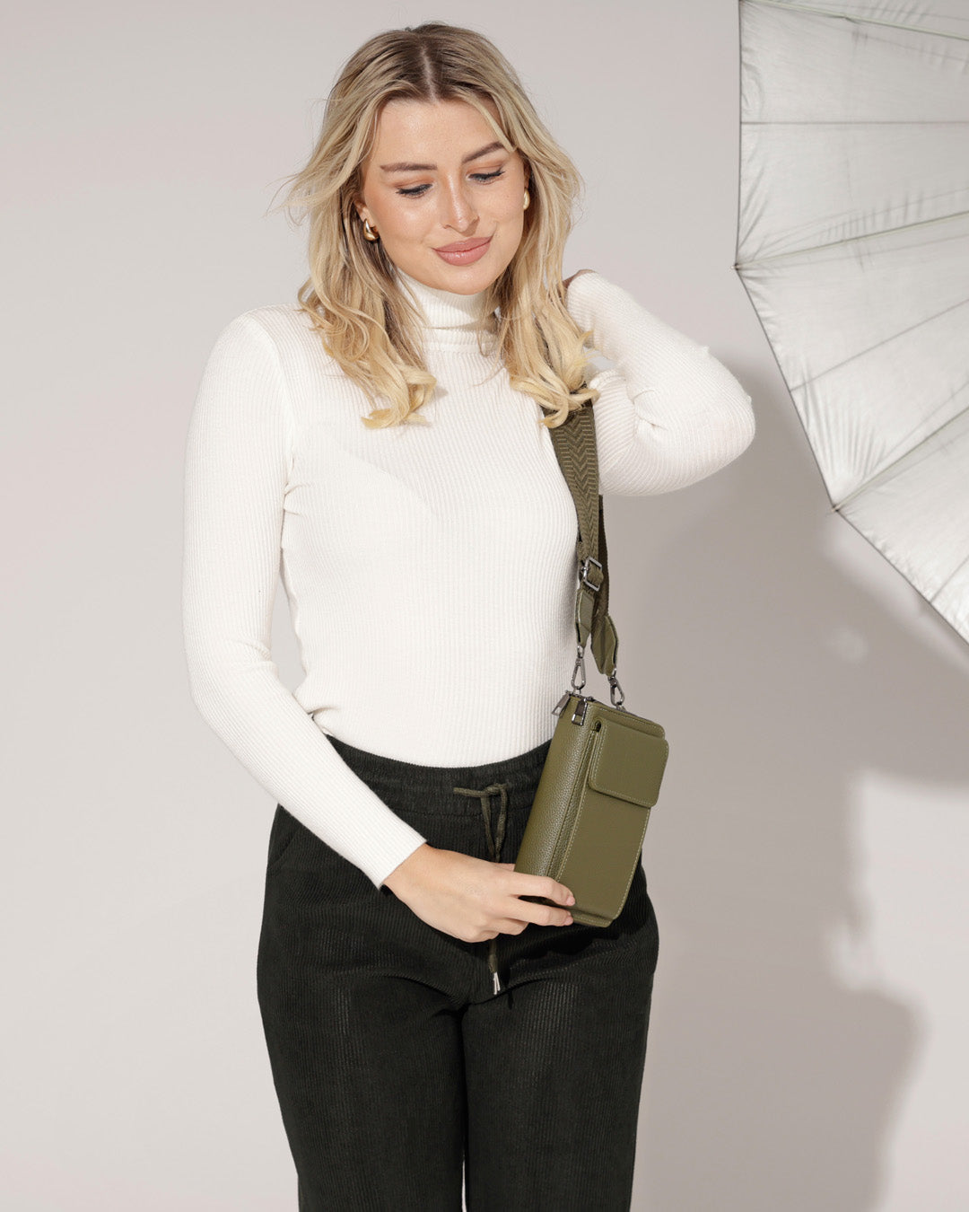 Schouder- telefoontas Josie Groen