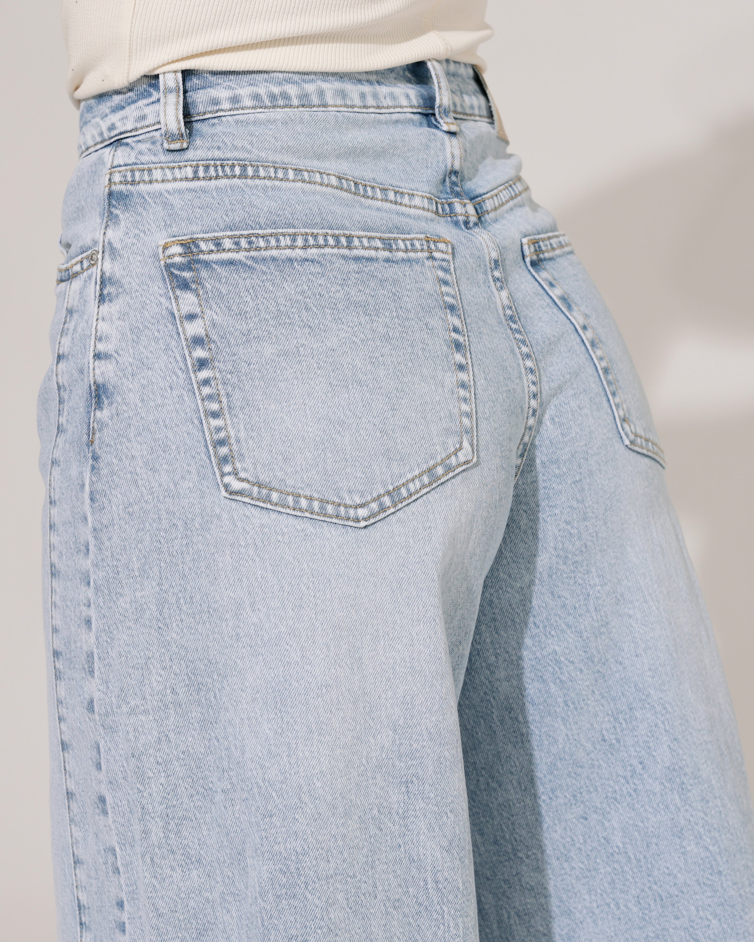 Queen Hearts | Extra wide leg jeans Maddy Blauw