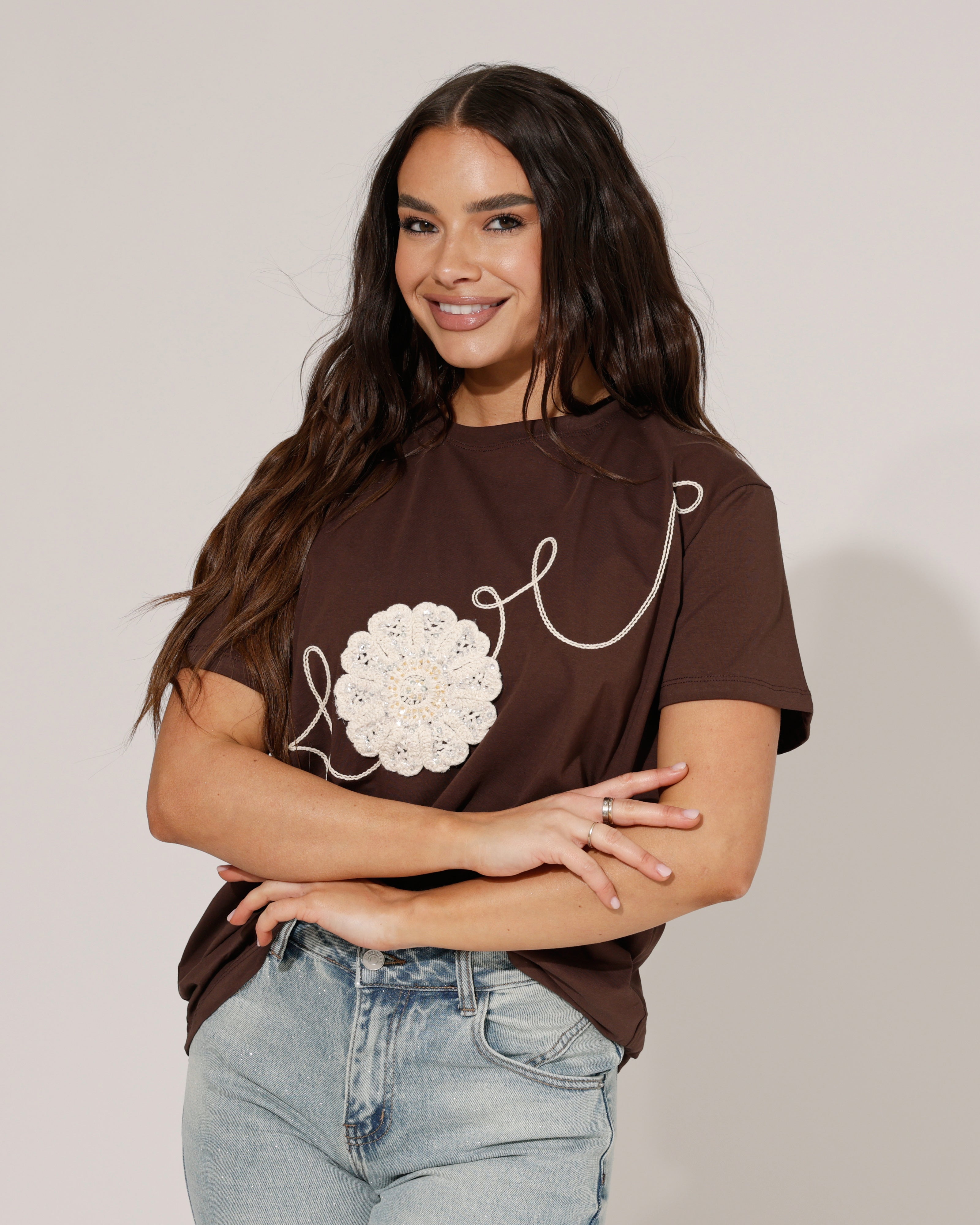 T-shirt borduur bloem Love Donkerbruin