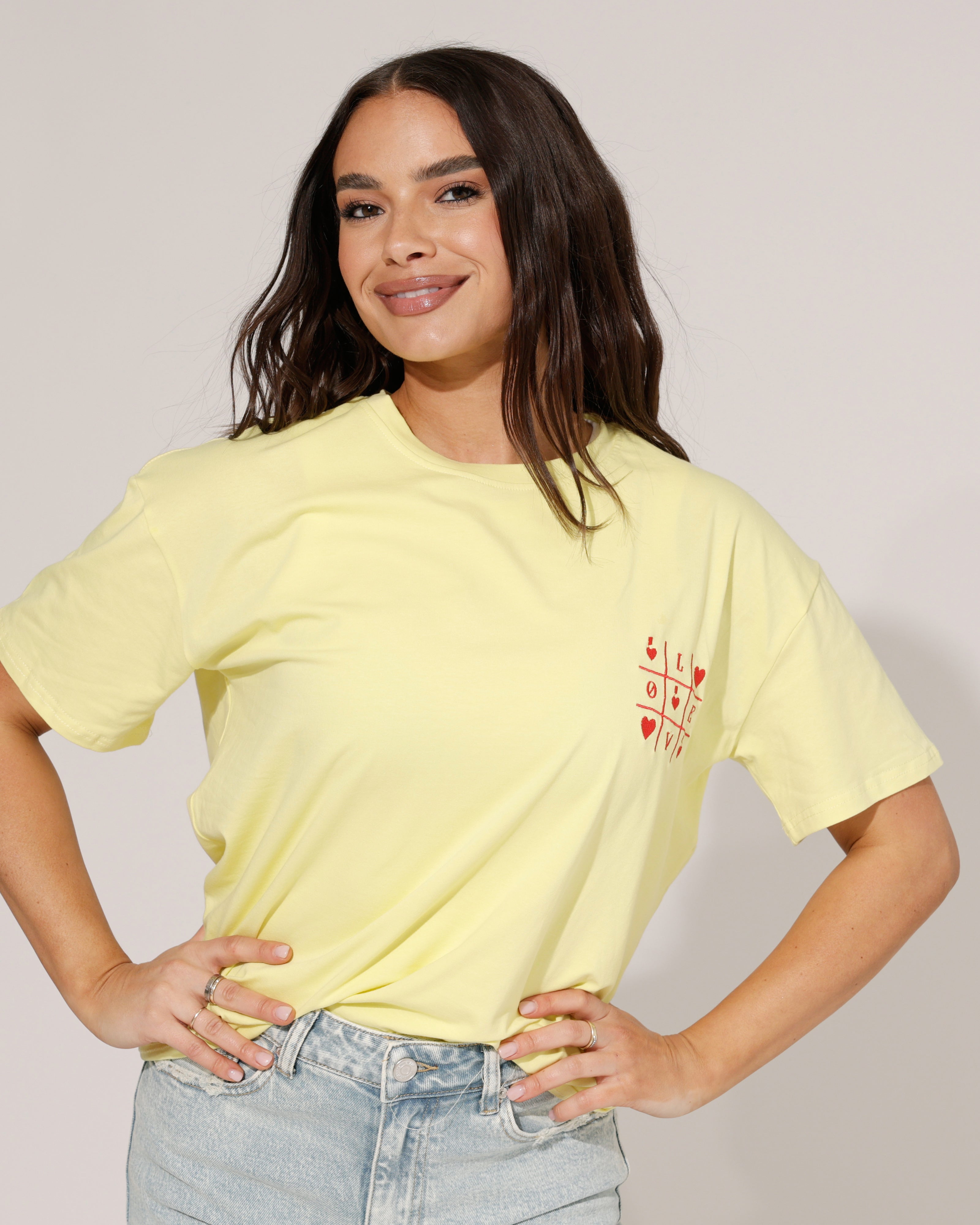 T-shirt Love hearts Geel