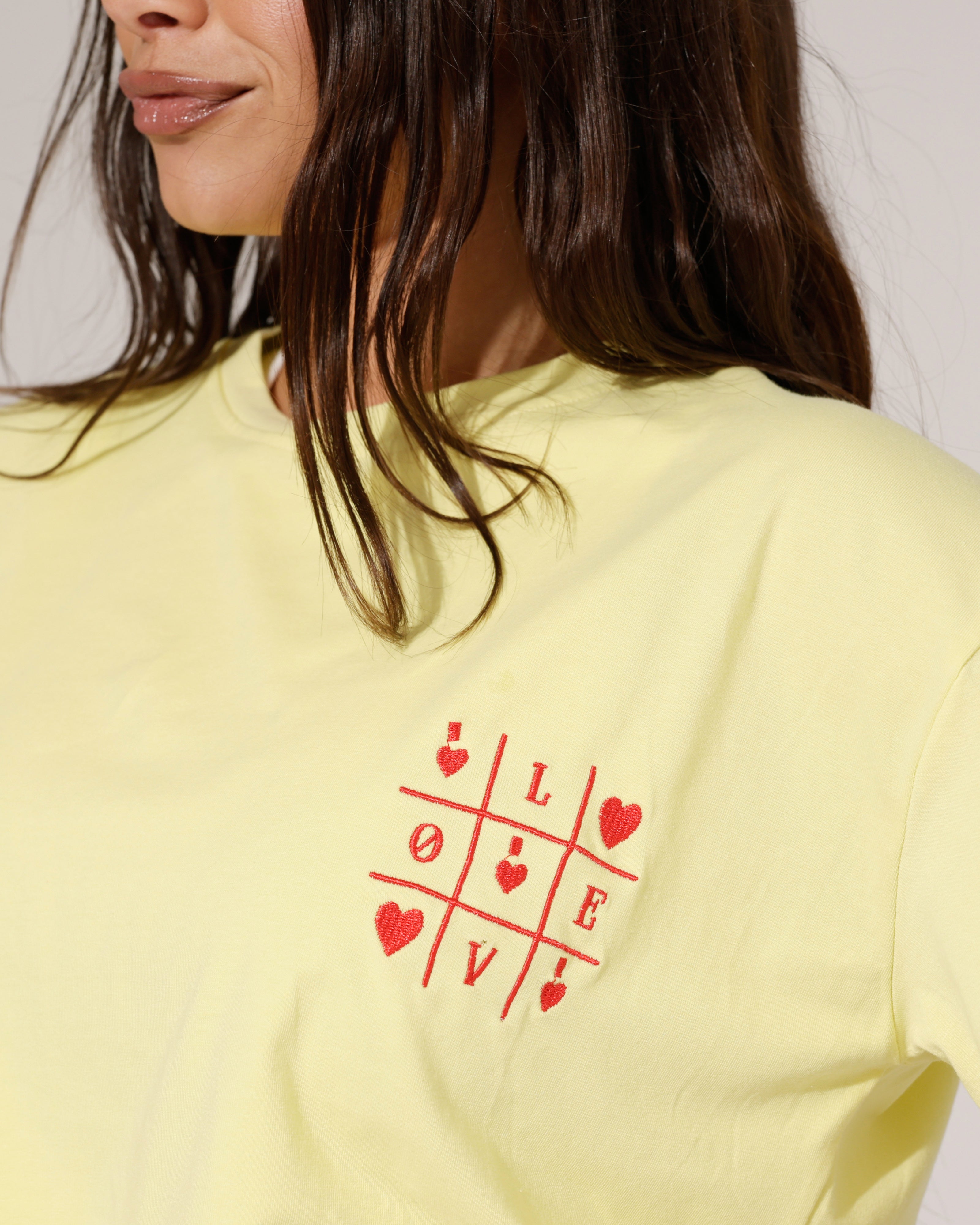T-shirt Love hearts Geel
