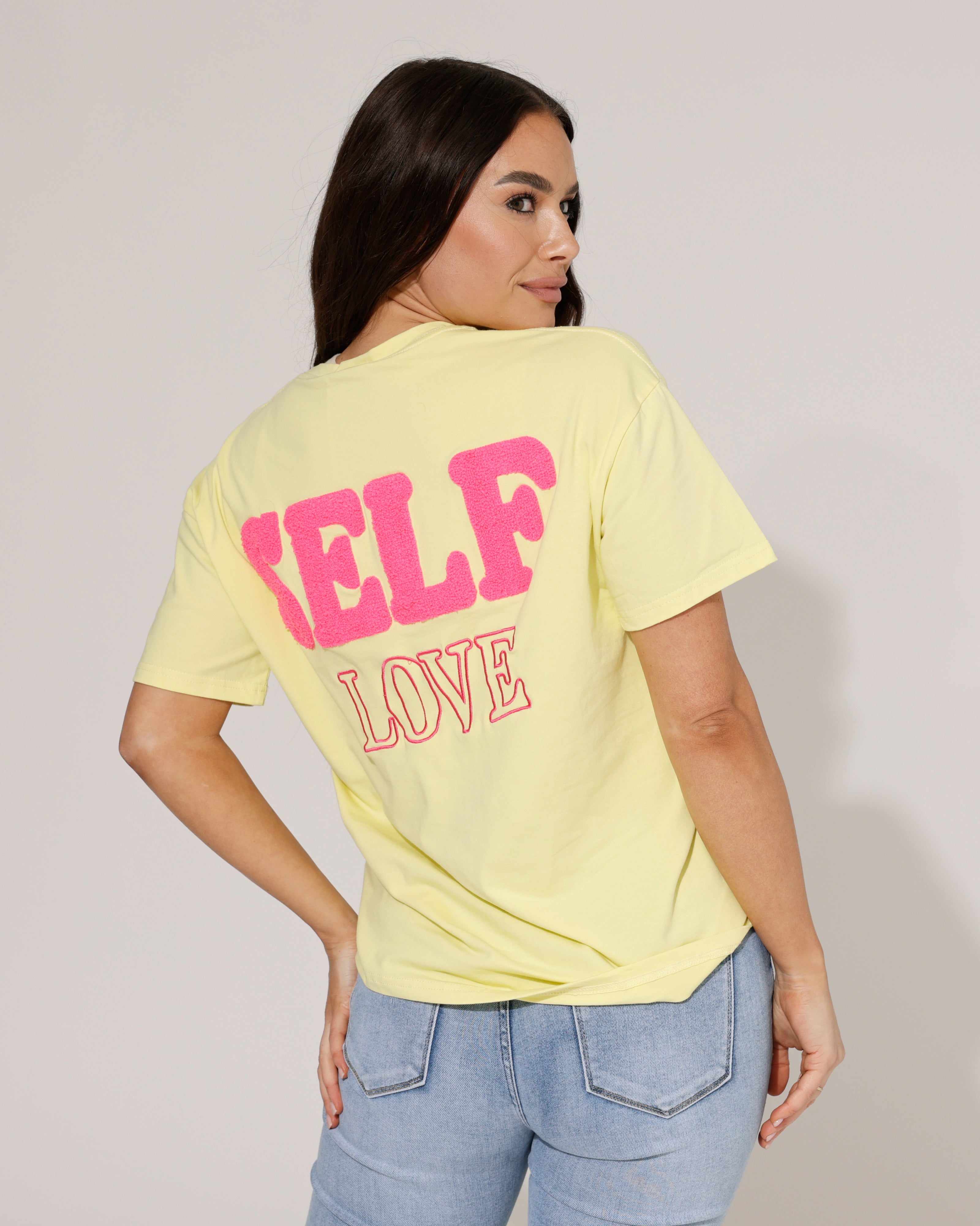 T-shirt Self love Geel