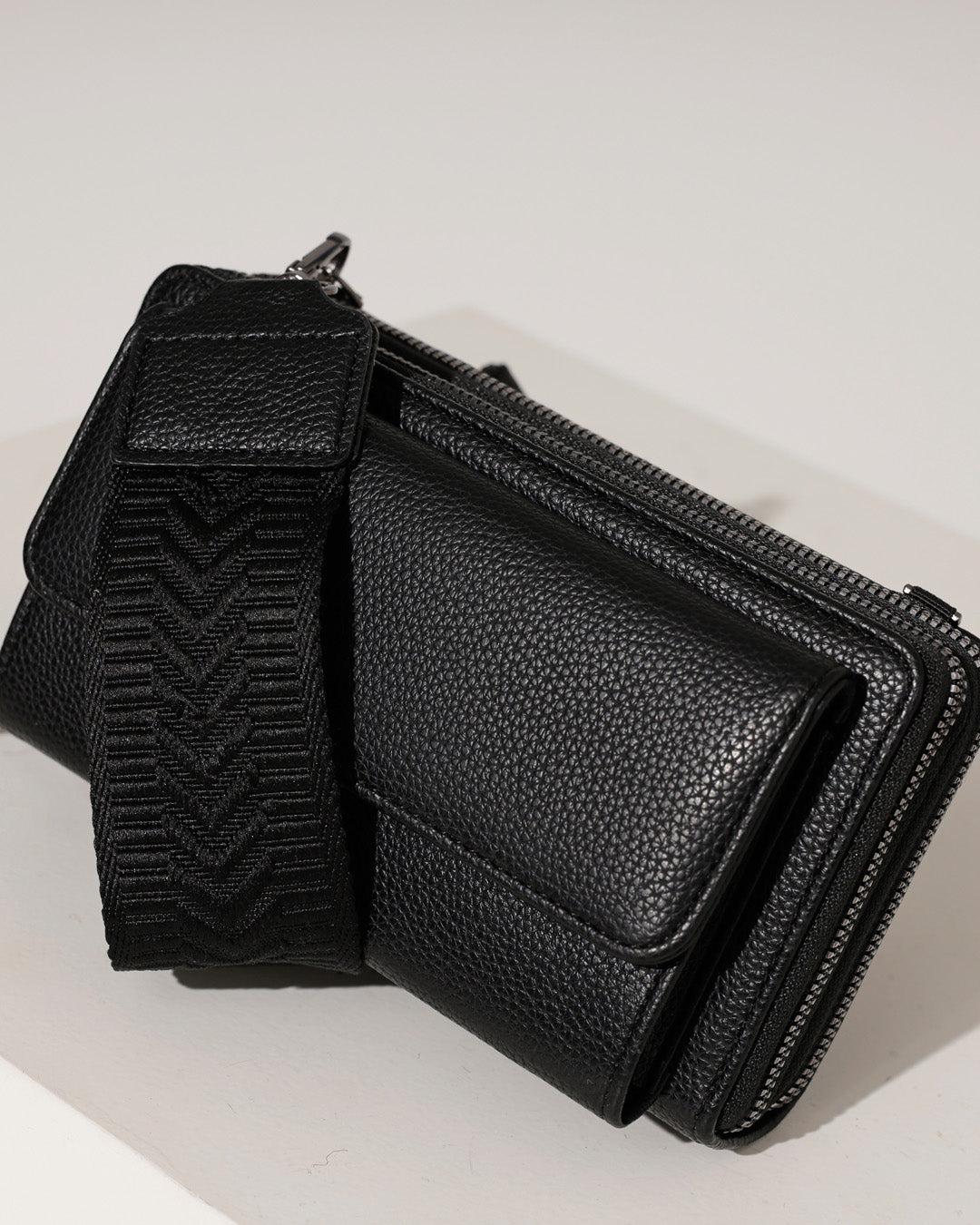 Schouder- telefoontas Nance Zwart