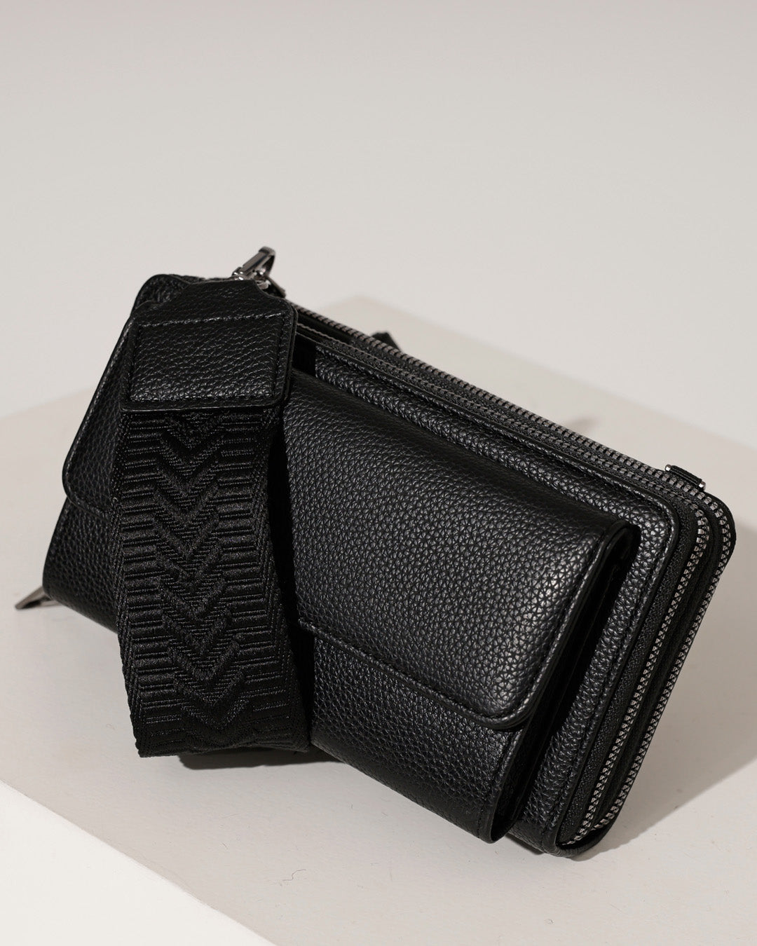 Schouder- telefoontas Nance Zwart