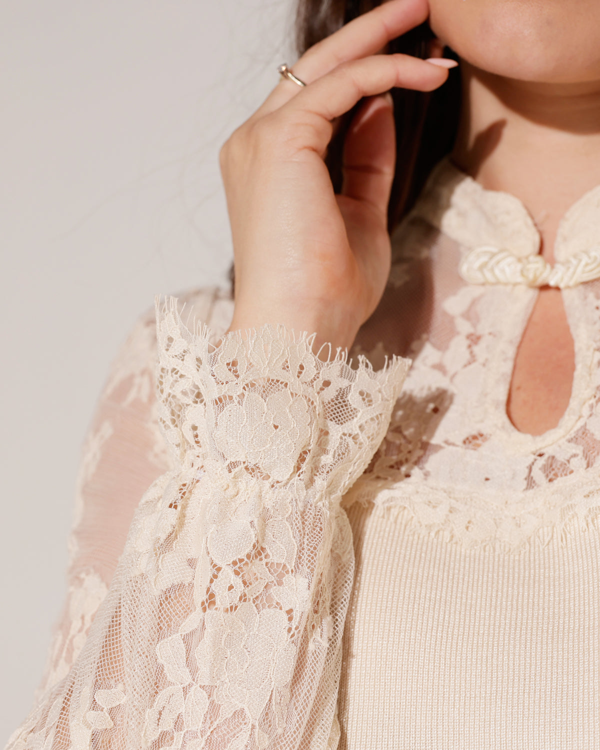 Top met kanten details Jovie Beige