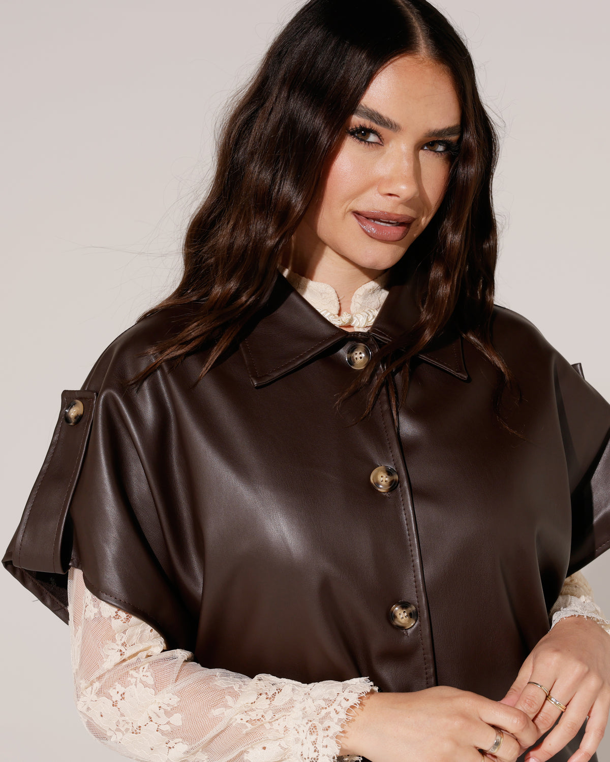 Leatherlook blouse Yona Donkerbruin