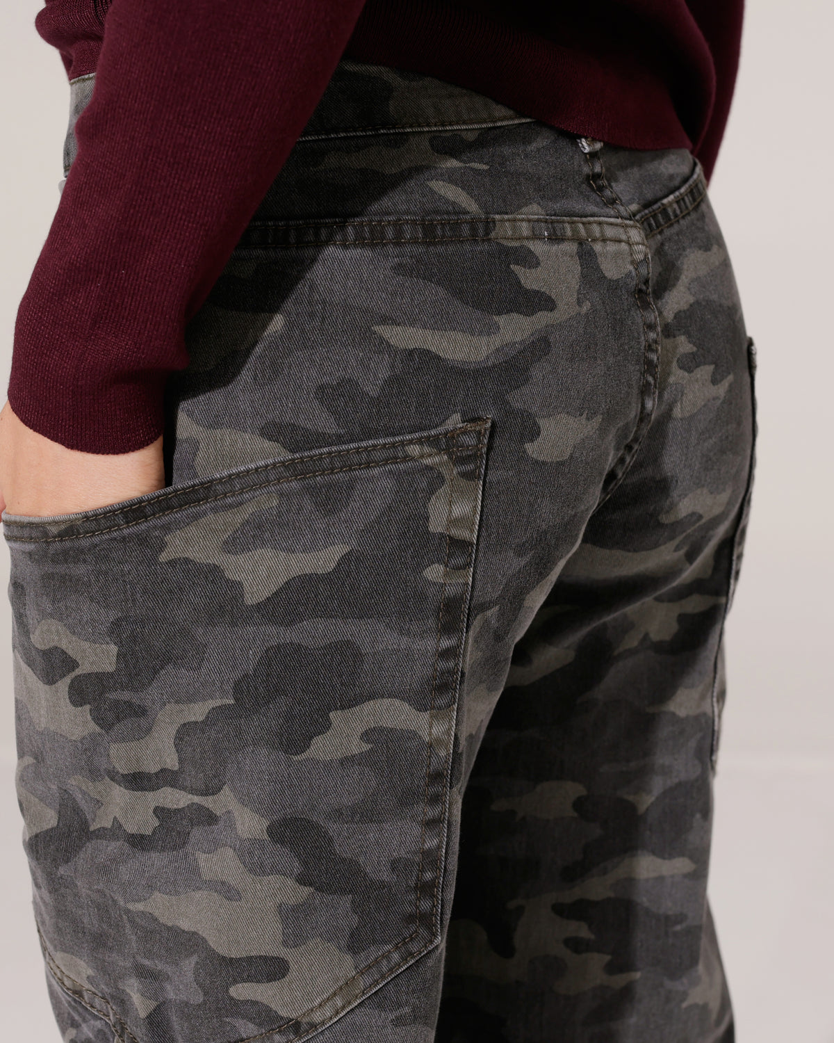 SeeSee Paris | Barrel jeans met zijzakken Luce Army