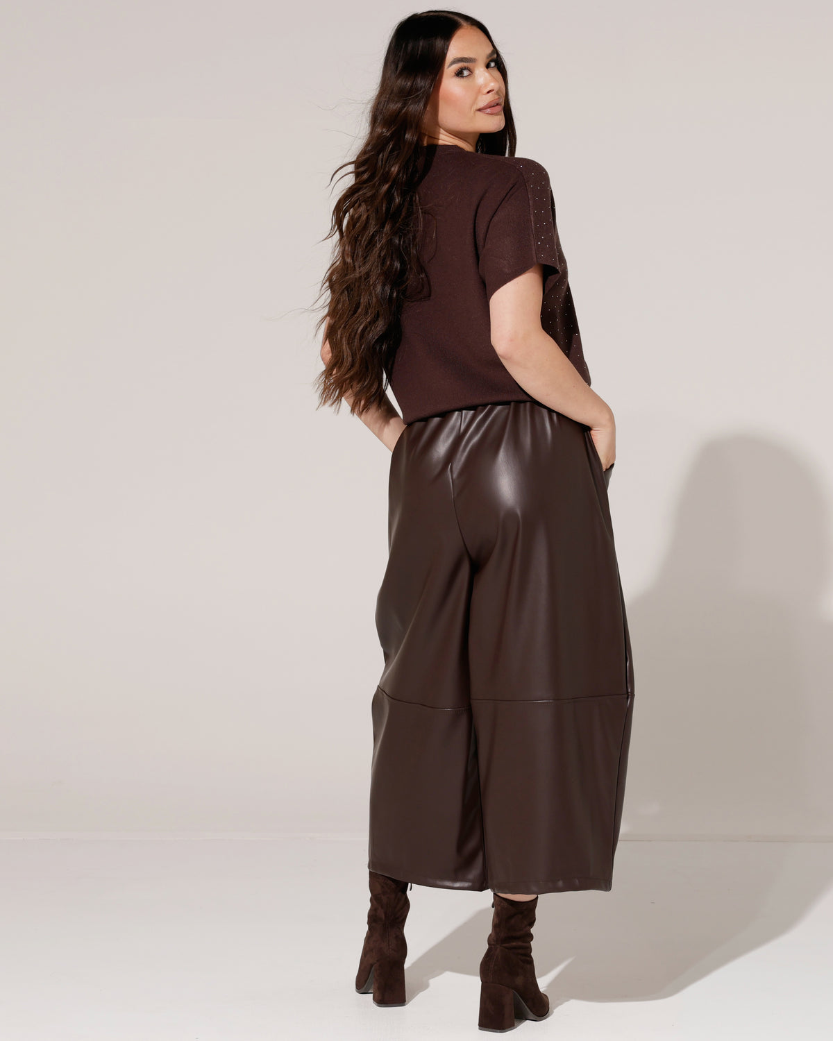 Leatherlook wide leg broek Babs Bruin