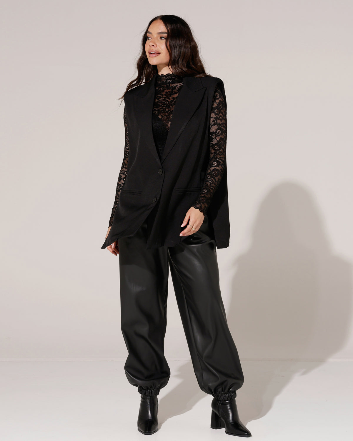 Lang gilet met knopen Macy Zwart