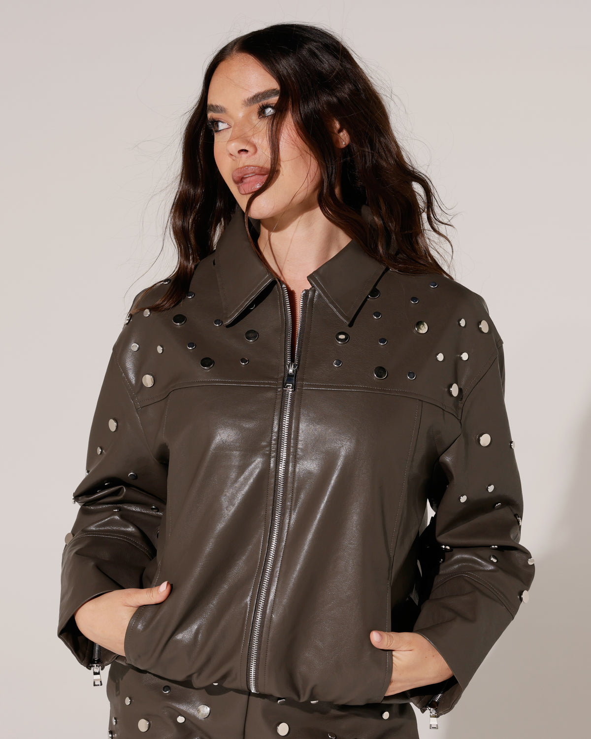 Leatherlook jacket met studs Noa Donkerbruin