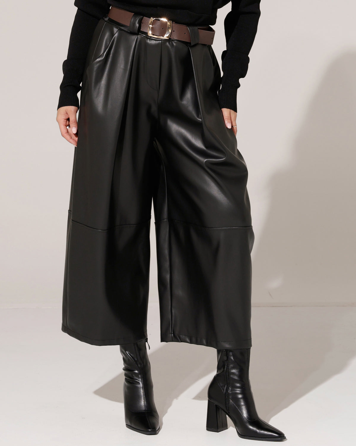 Leatherlook wide leg broek Babs Zwart