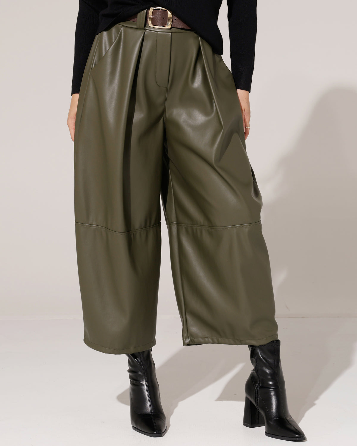 Leatherlook wide leg broek Babs Groen