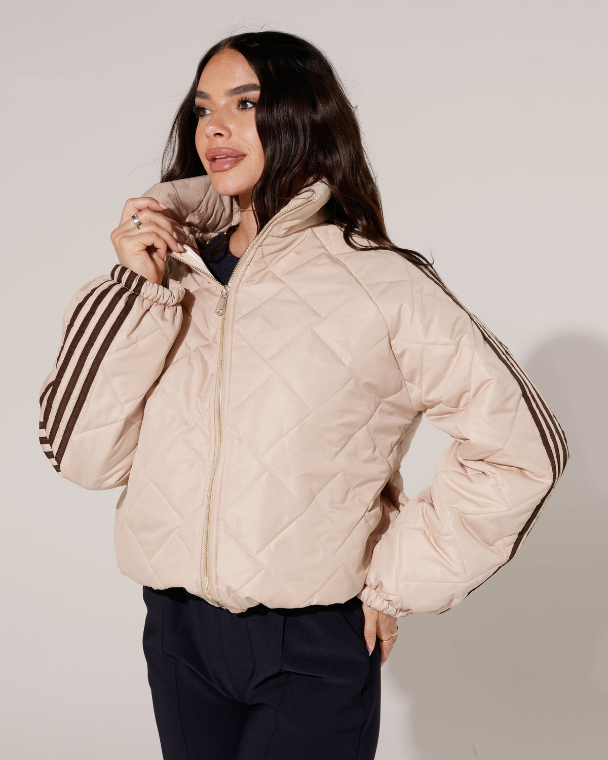 Gewatteerd bomberjacket met strepen Revy Zand