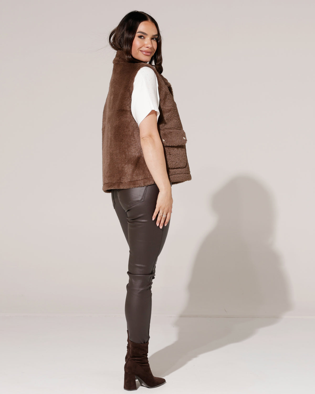 Fake fur bodywarmer Jony Donkerbruin