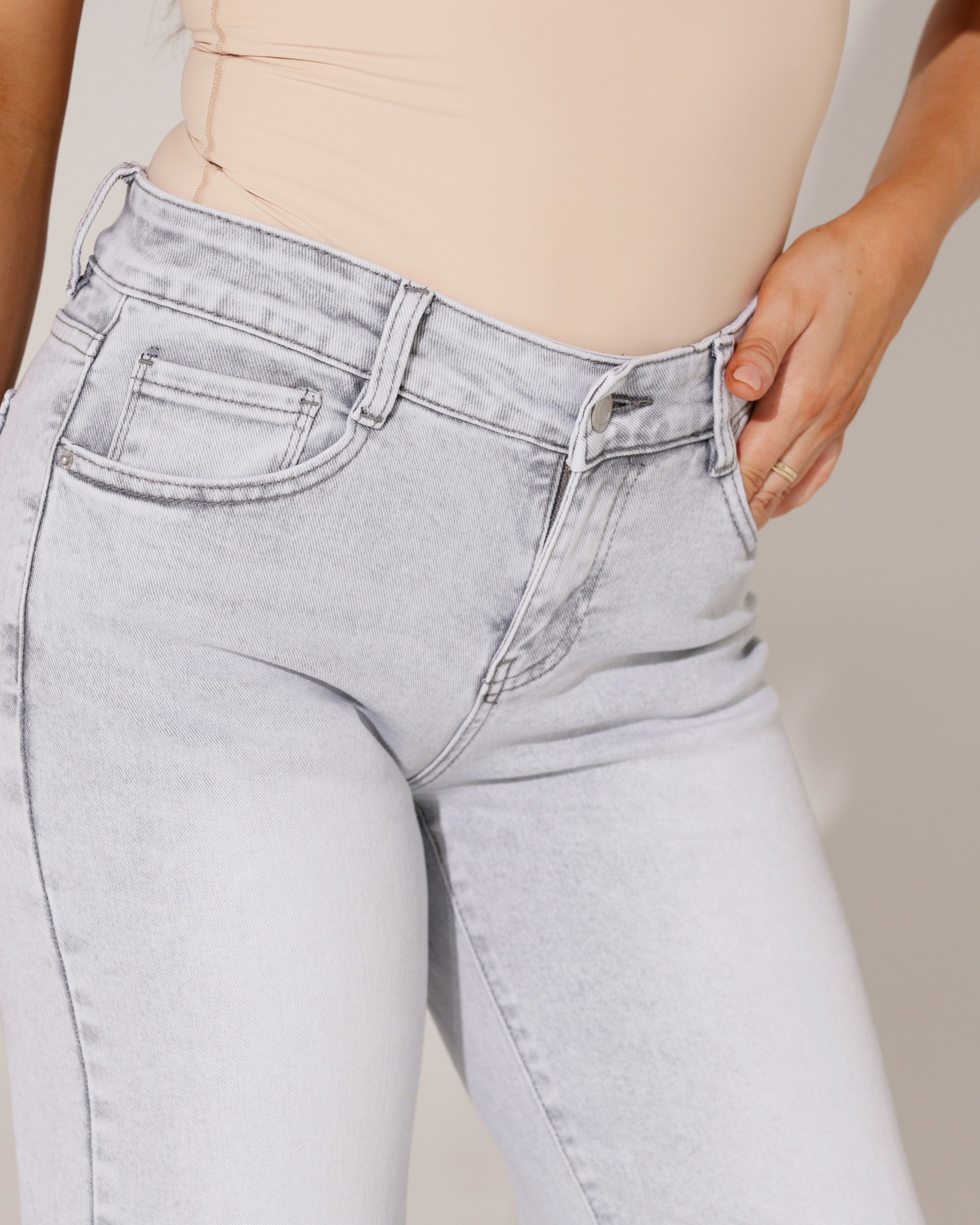 Laulia | Wide leg jeans, low waist Yara-23 Lichtgrijs