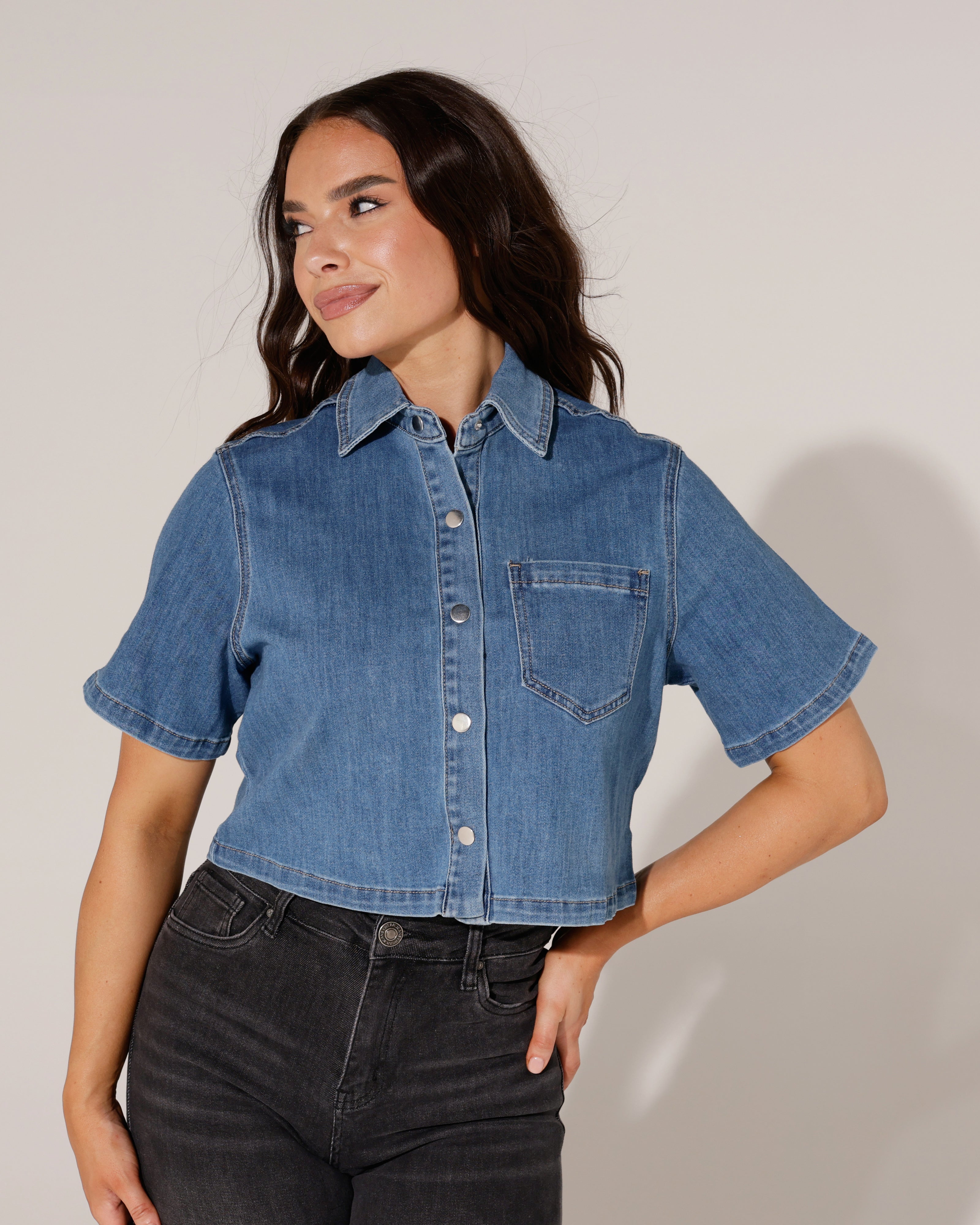 Laulia | Spijkerblouse kortvallend Nina Blauw