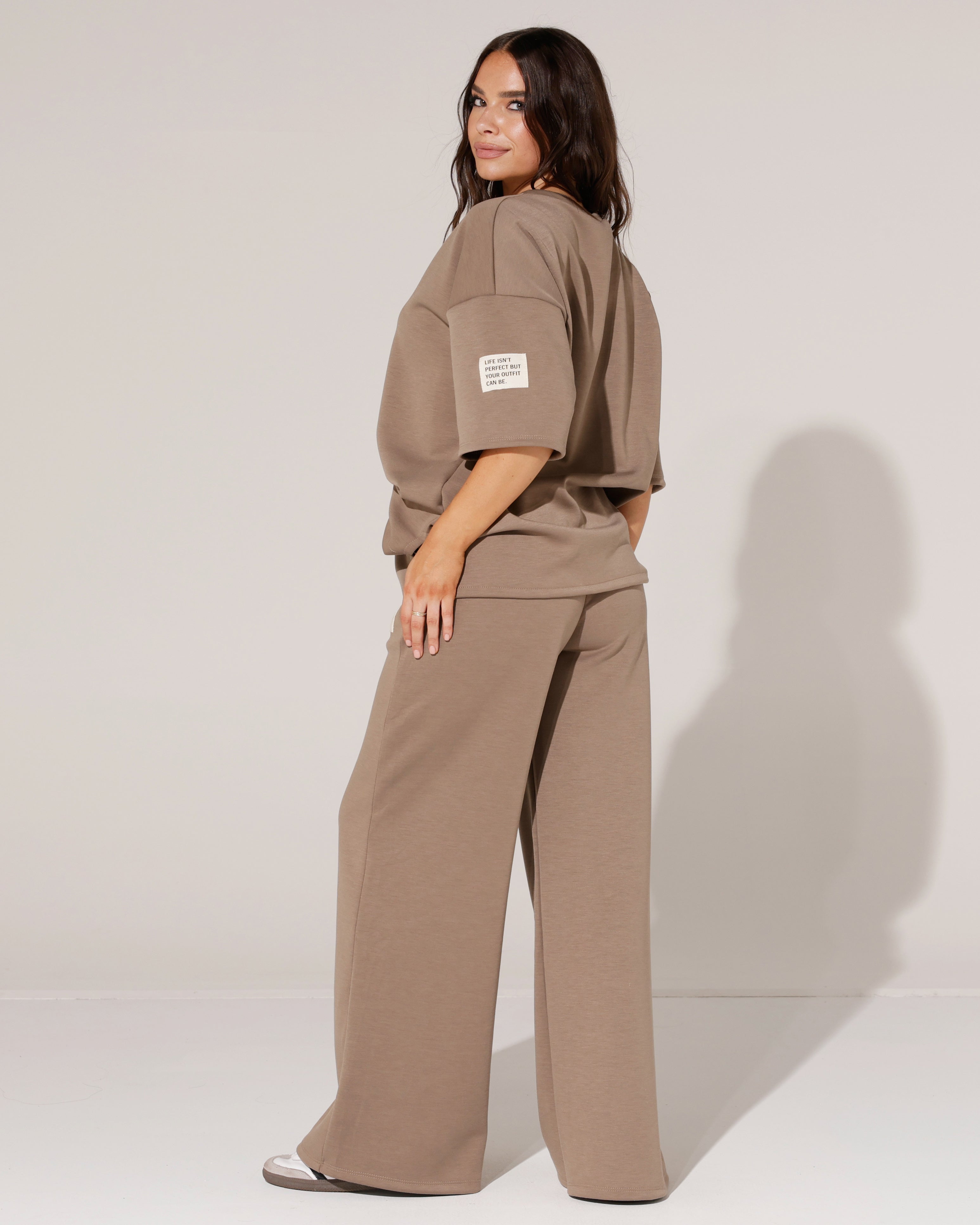Huispak korte mouwen beige label isn't Perfect Taupe