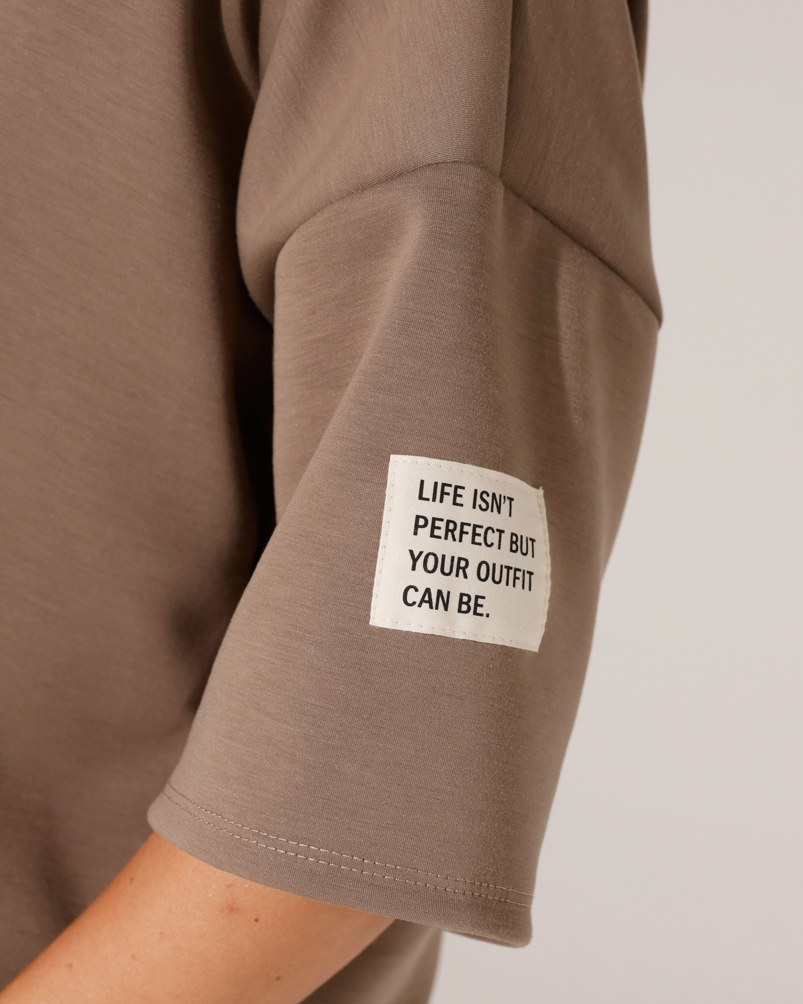 Huispak korte mouwen beige label isn't Perfect Taupe