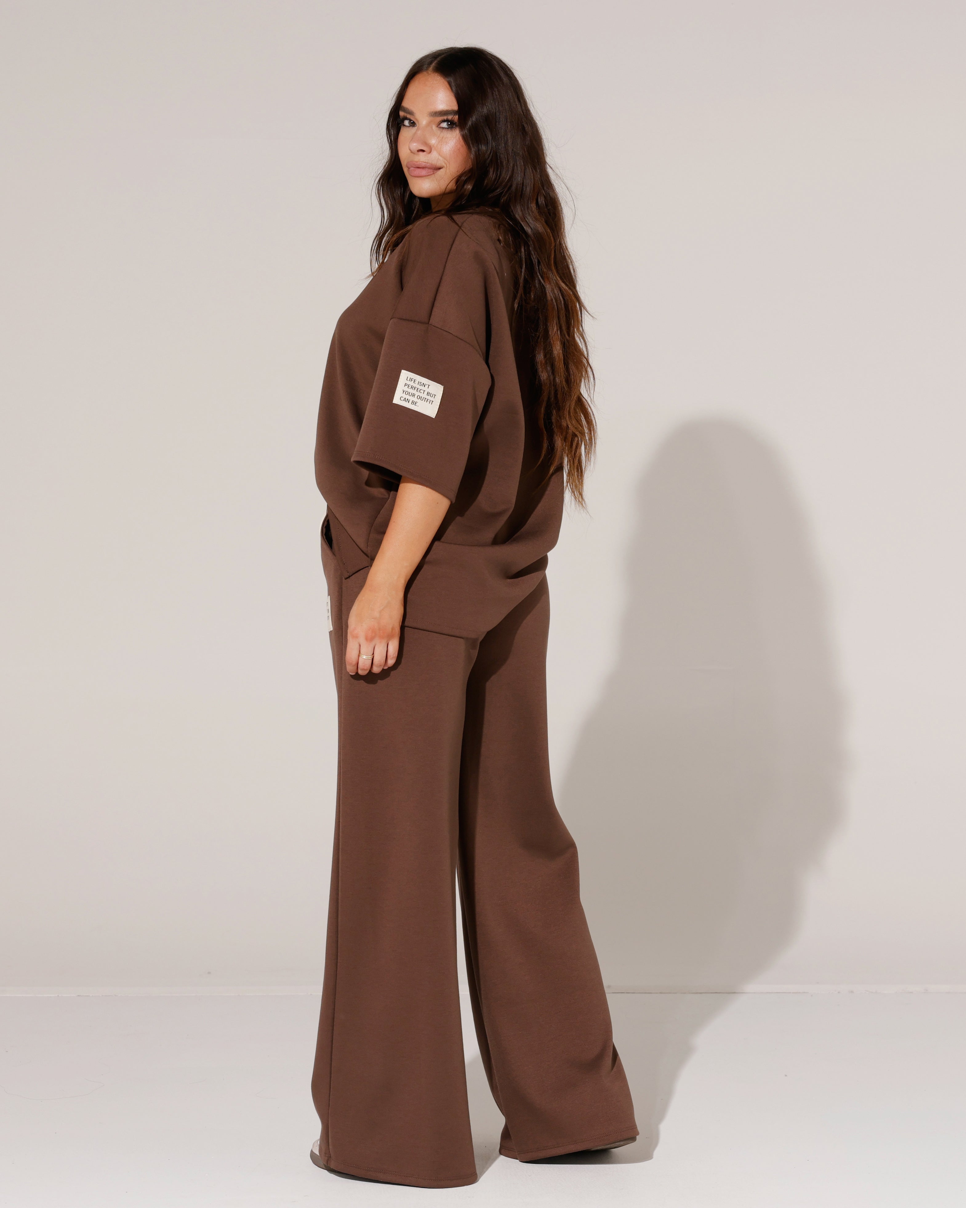 Huispak korte mouwen beige label isn't Perfect Donkerbruin