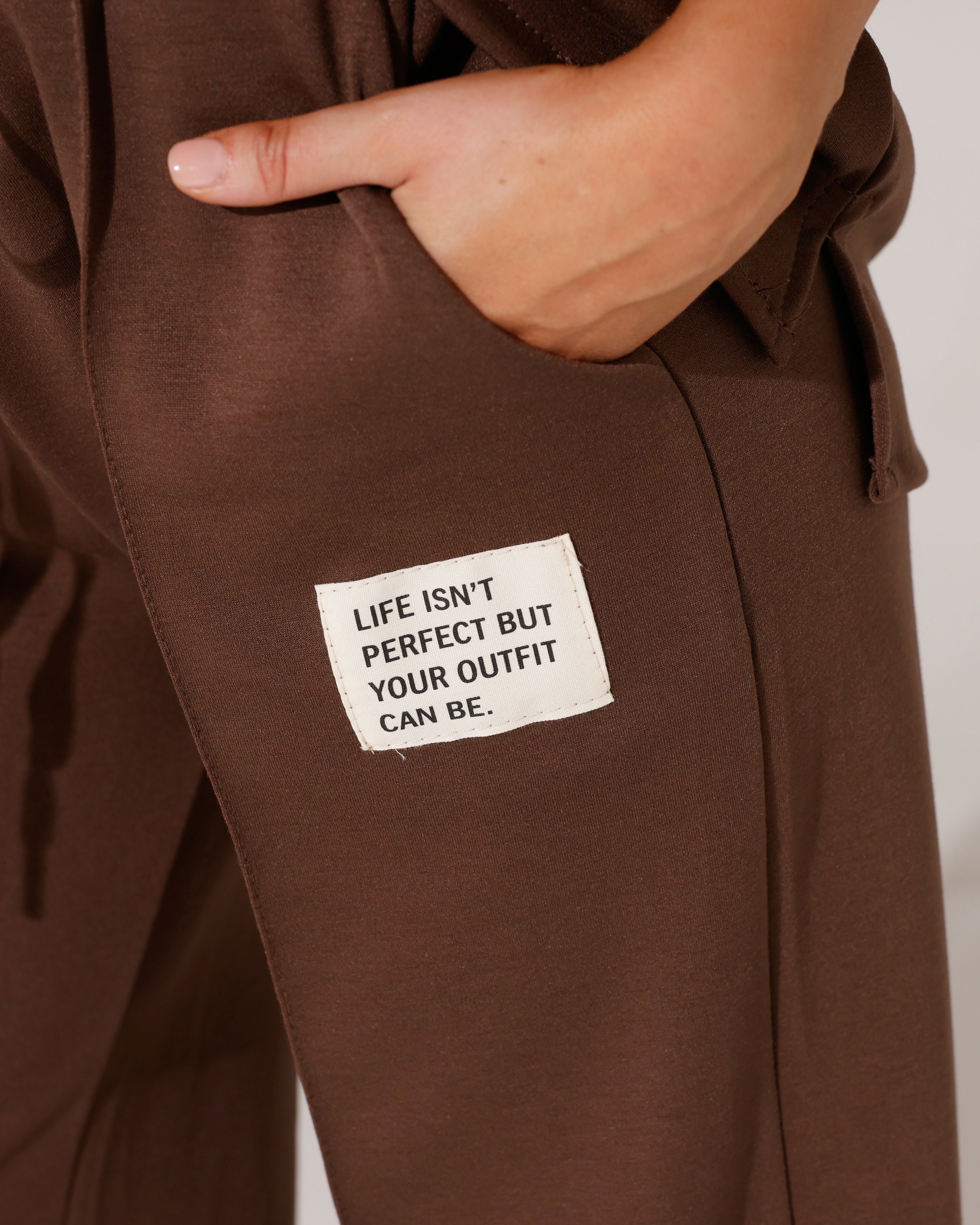 Huispak korte mouwen beige label isn't Perfect Donkerbruin