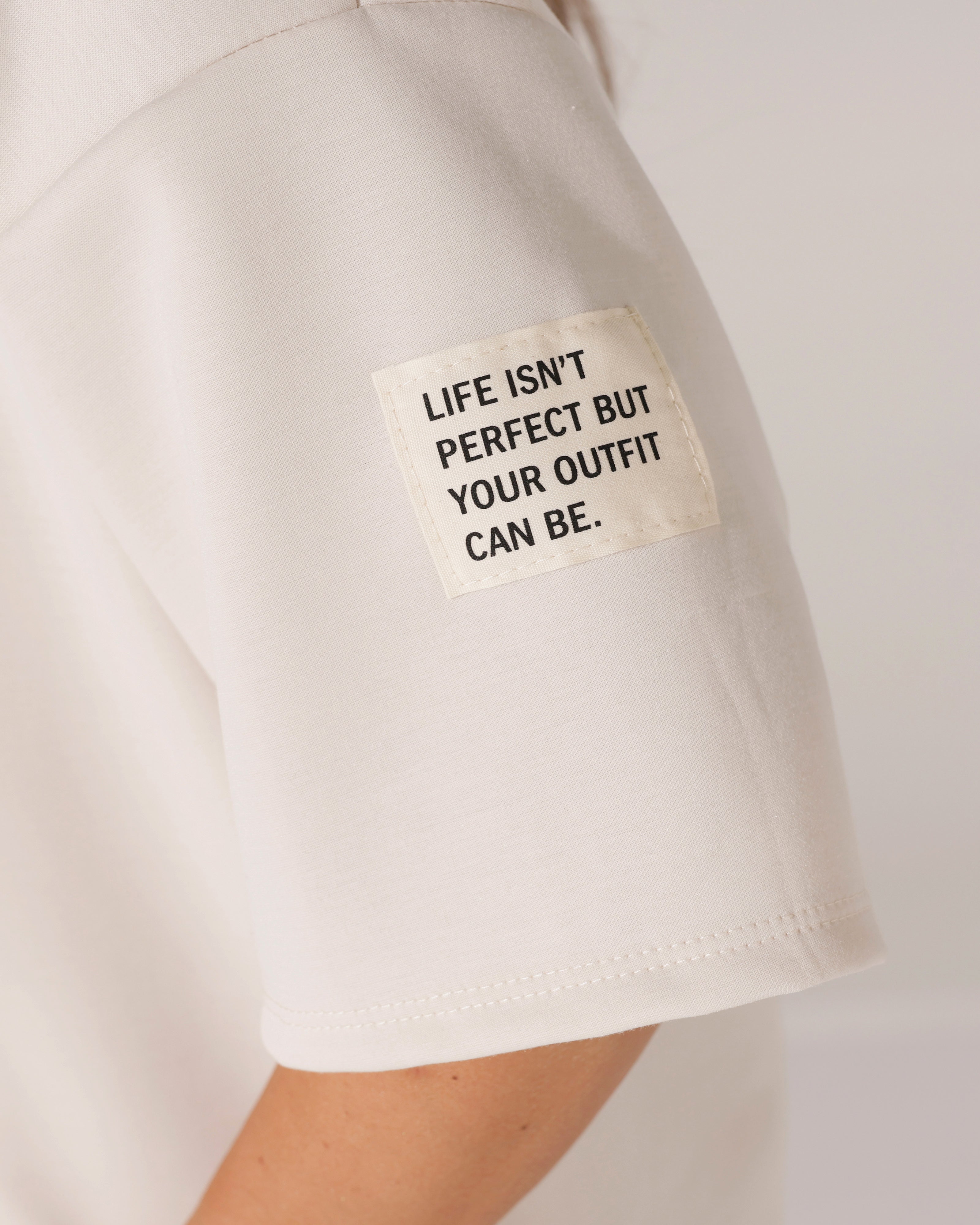 Huispak korte mouwen beige label isn't Perfect Beige