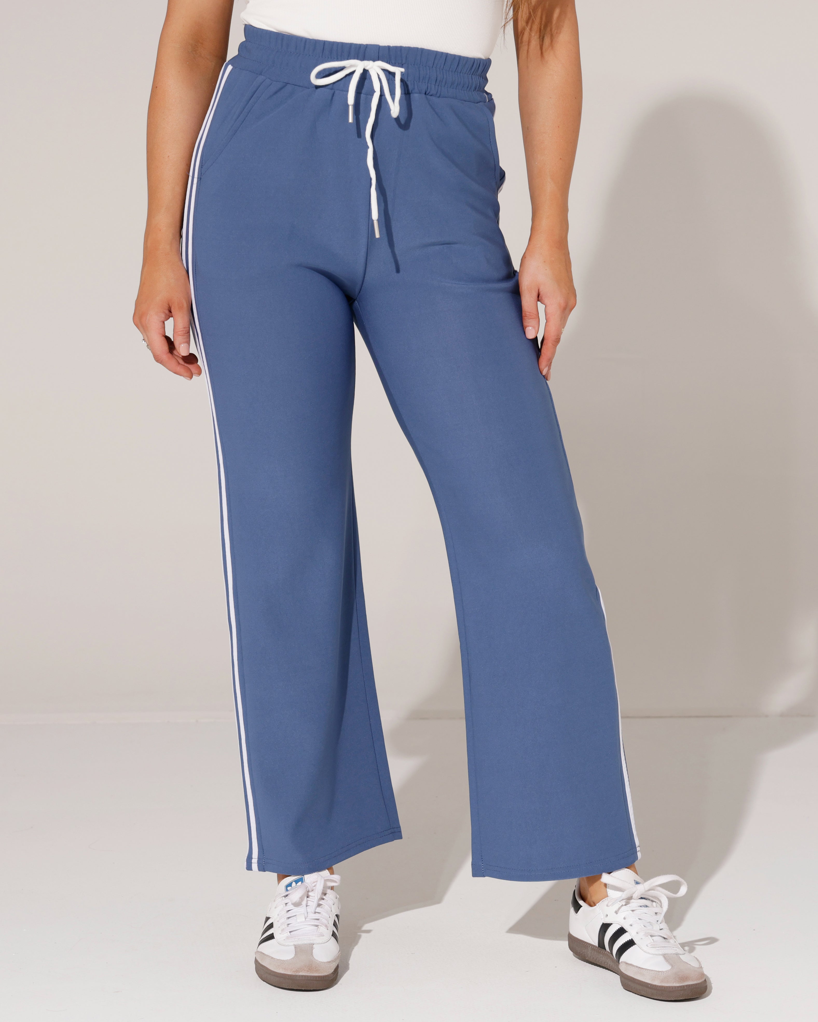 Wijde broek met zijstrepen Cindy Blauw