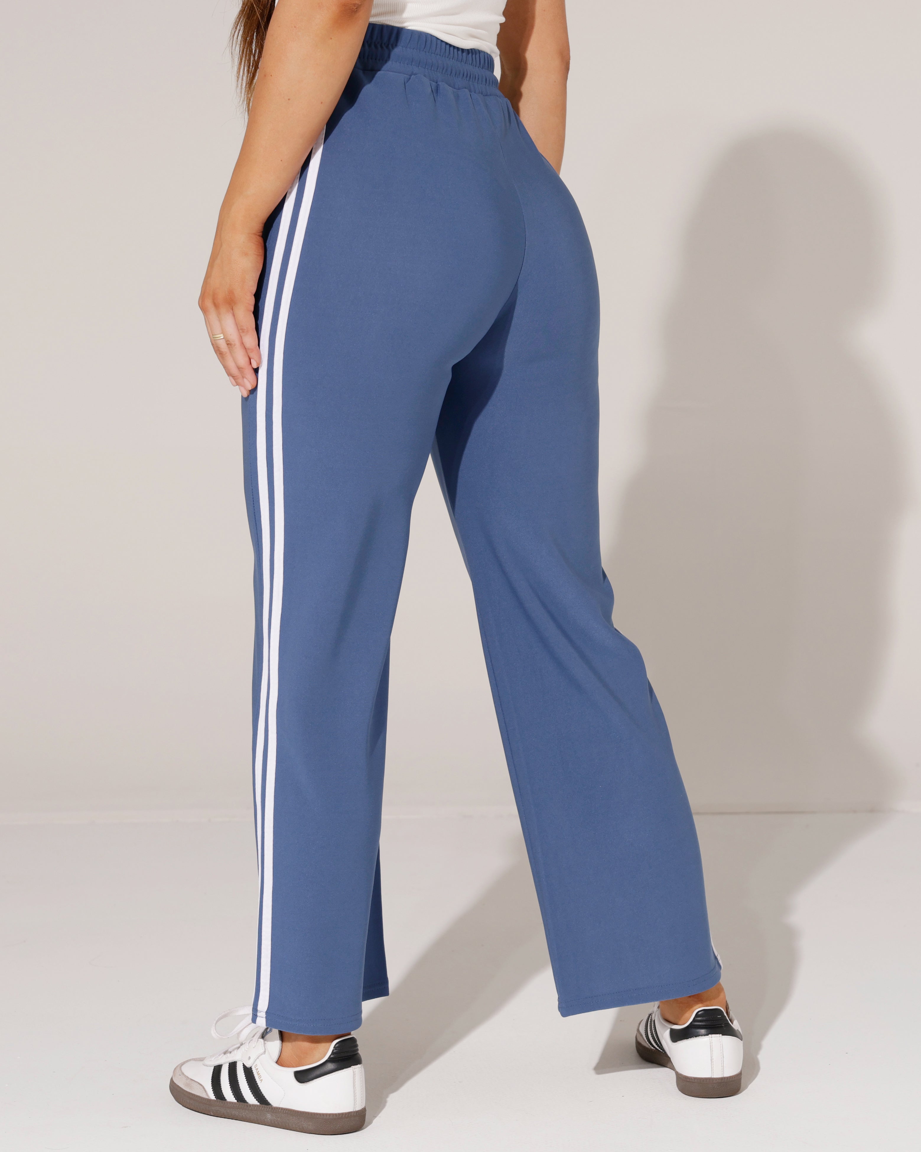 Wijde broek met zijstrepen Cindy Blauw