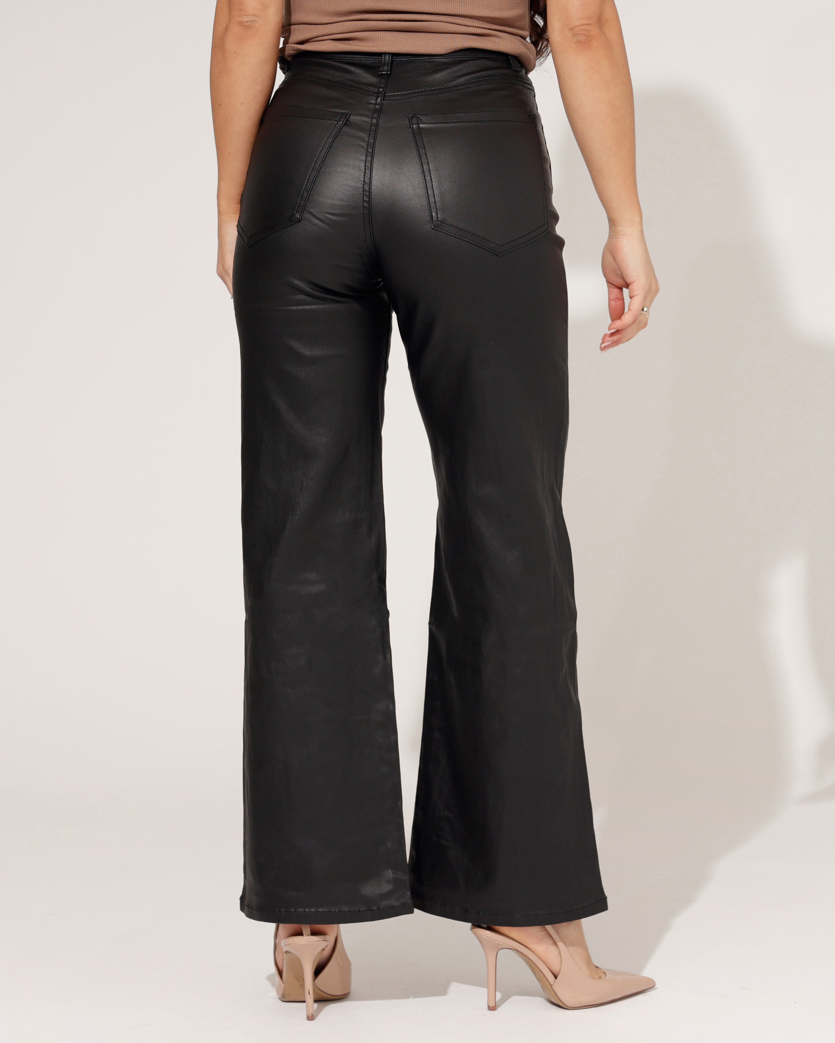 Ana & Lucy | Leatherlook wide leg broek Lesley Zwart