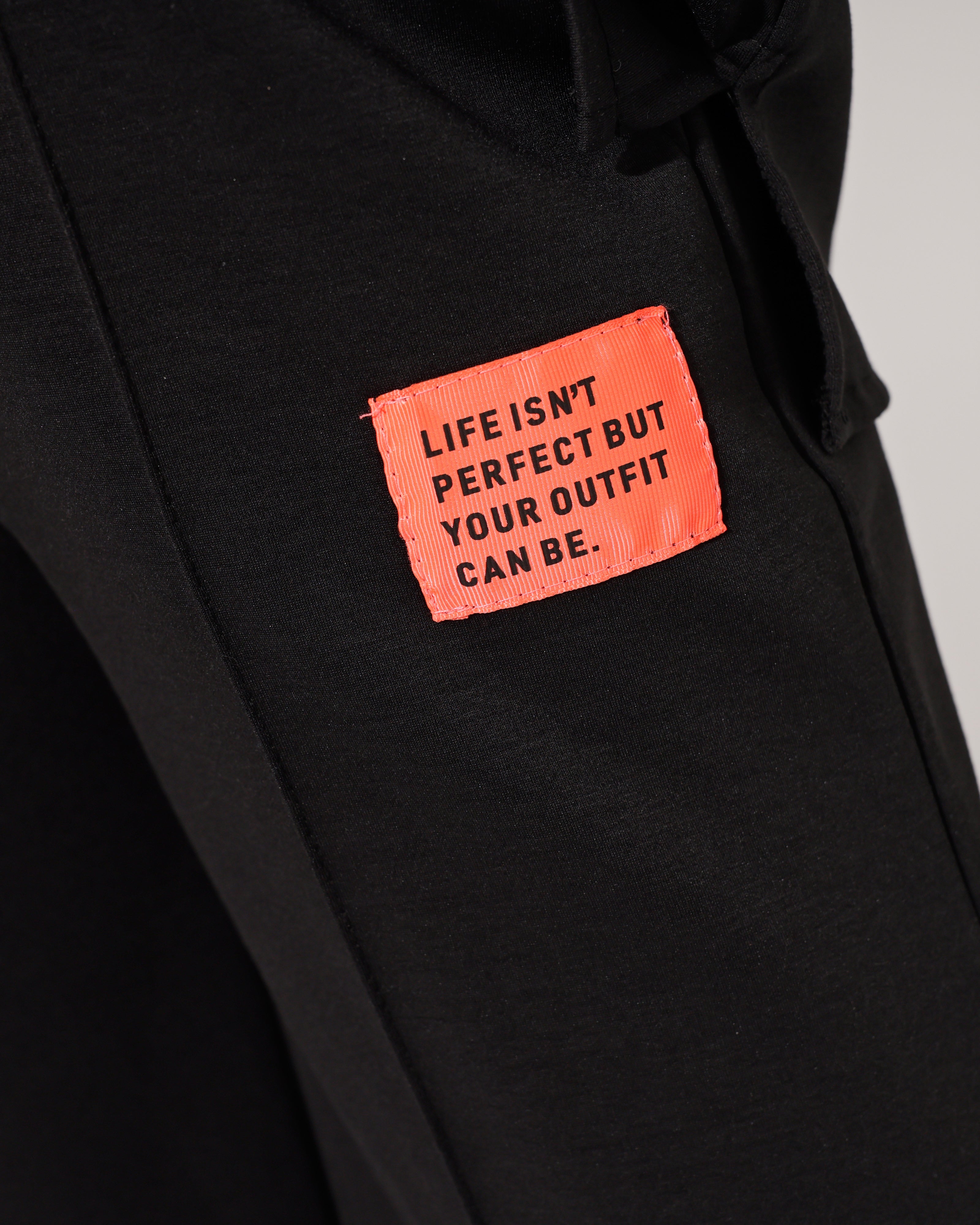 Huispak isn't Perfect korte mouwen Zwart