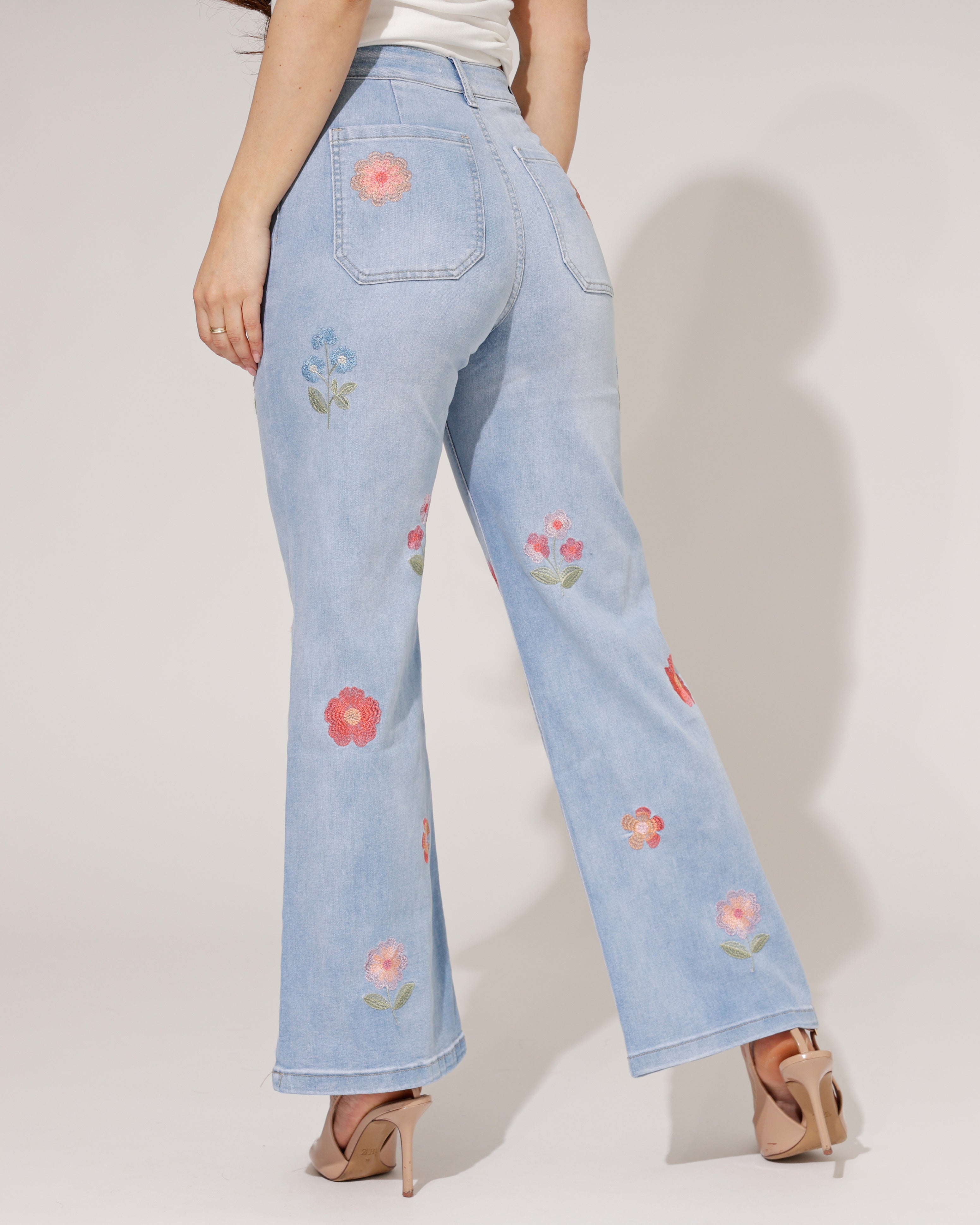 Maison Onado | Wide leg jeans met bloemen Bibi-N Lichtblauw
