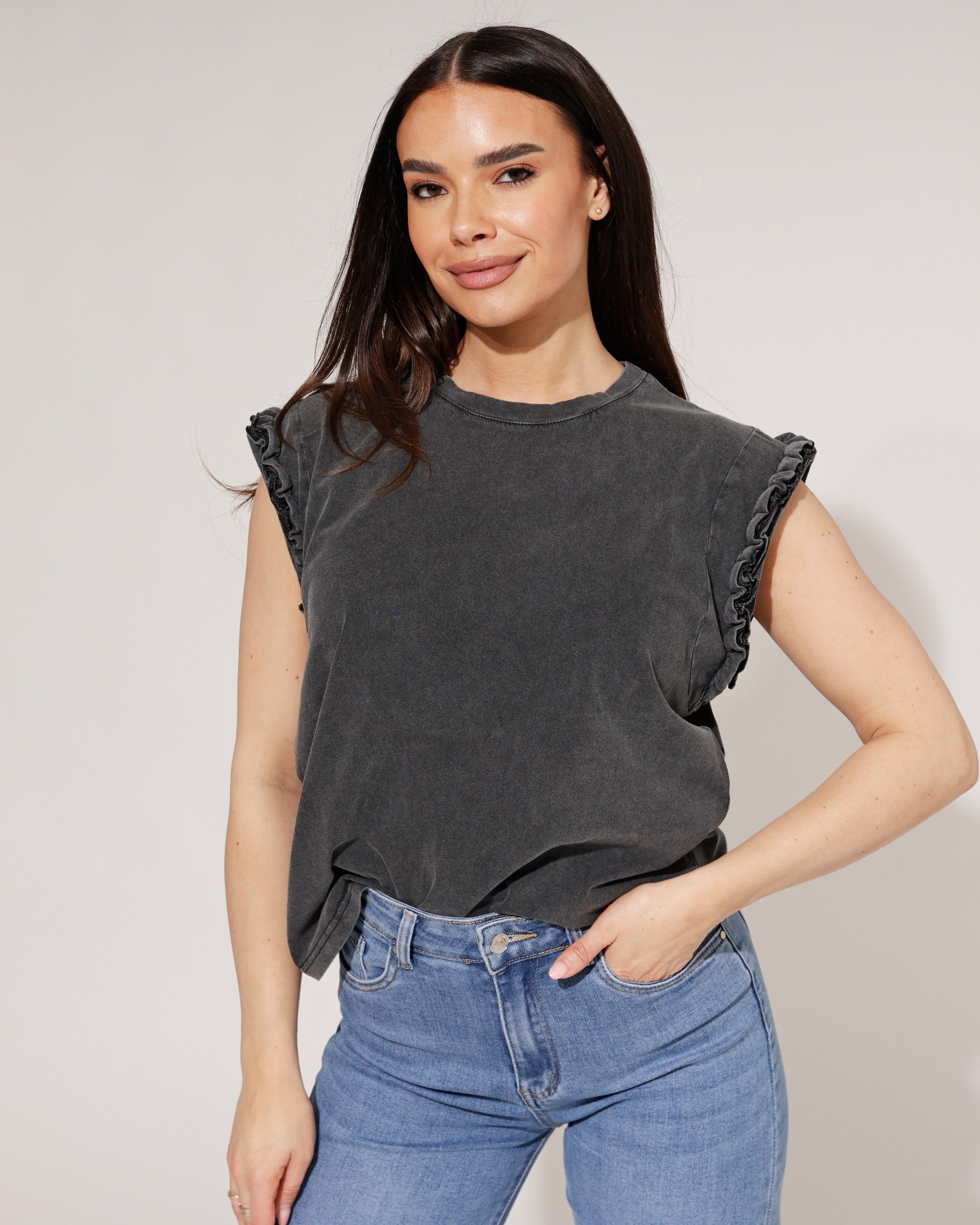Mouwloze top met ruffle Hilley Donkergrijs