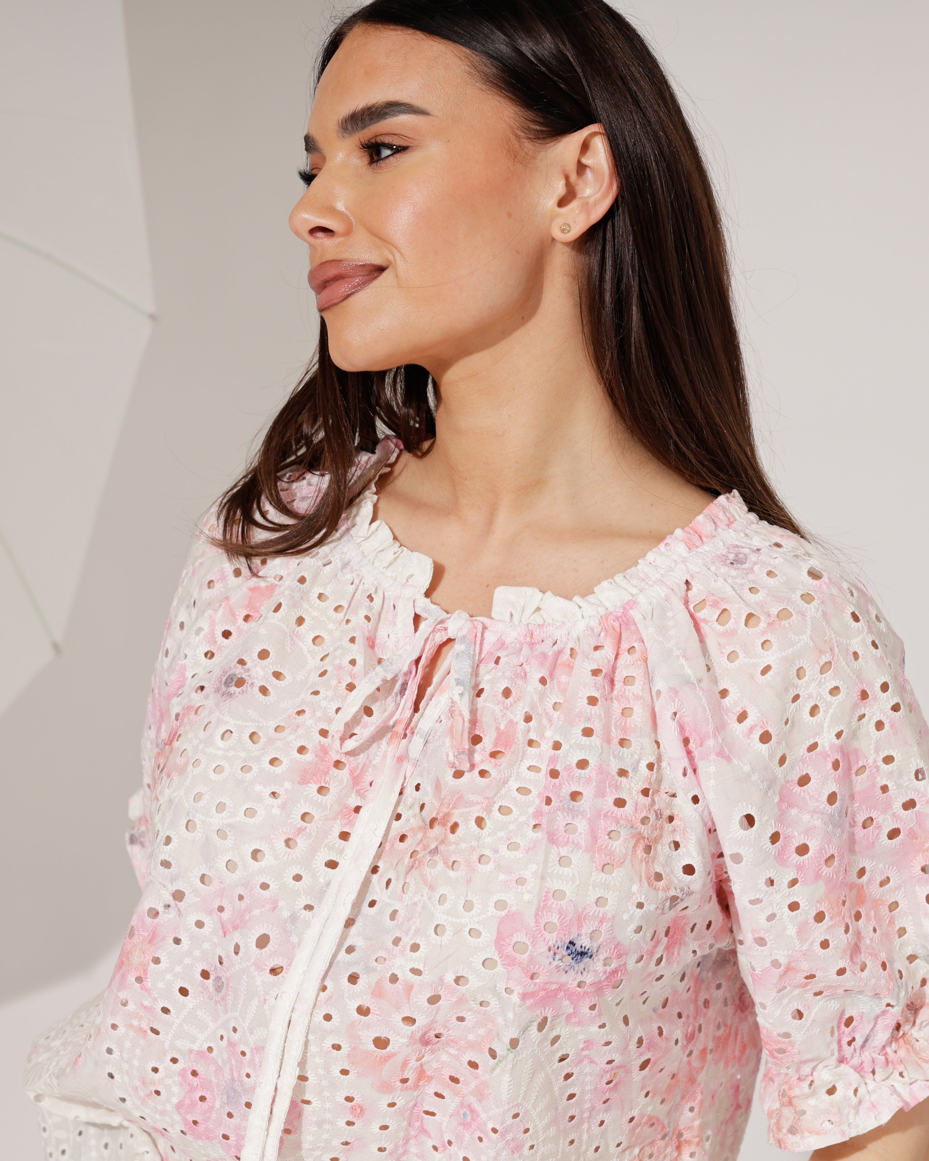 Top Broderie Fienne Wit/ Fuchsia