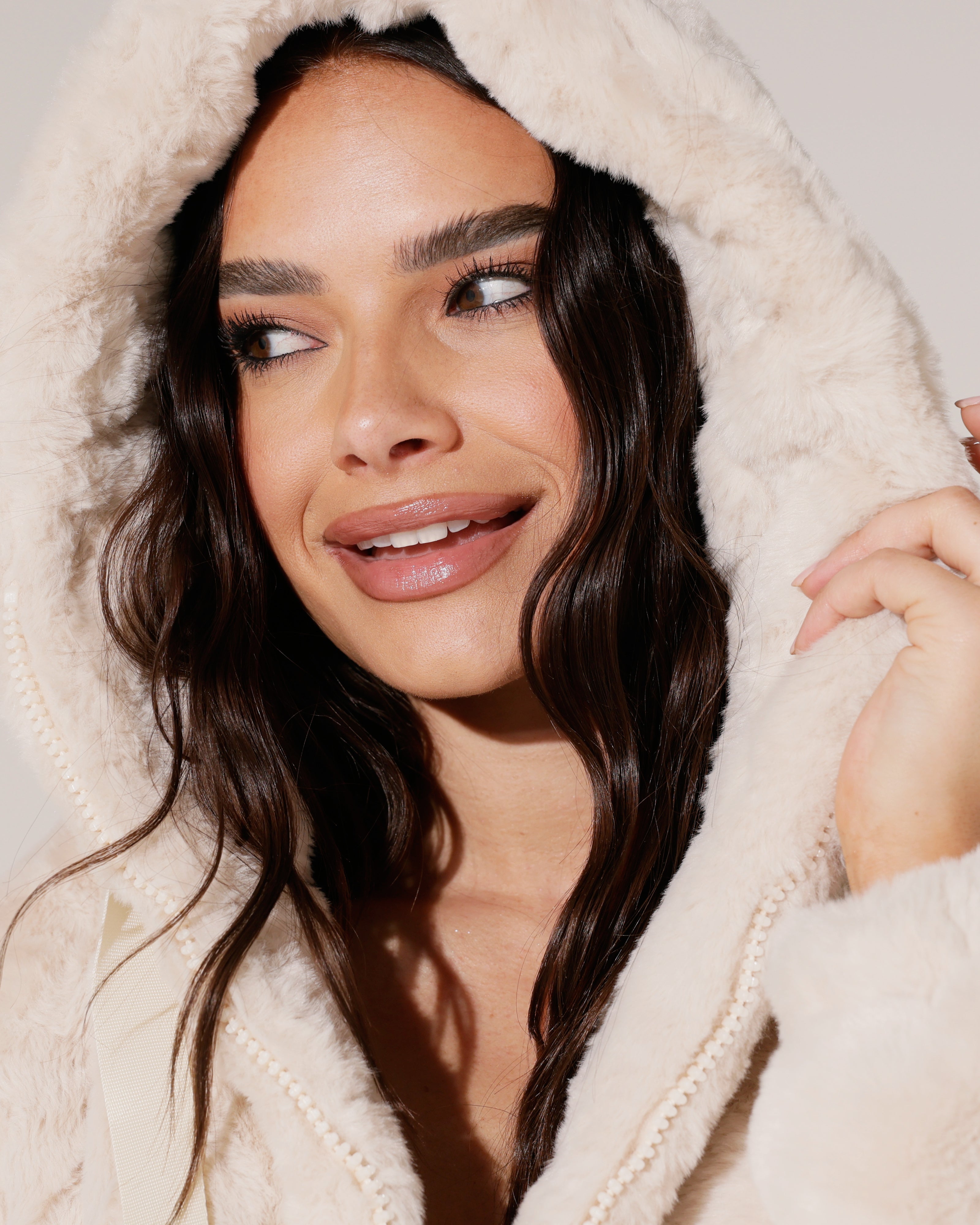Fake fur jacket met capuchon Romy Beige