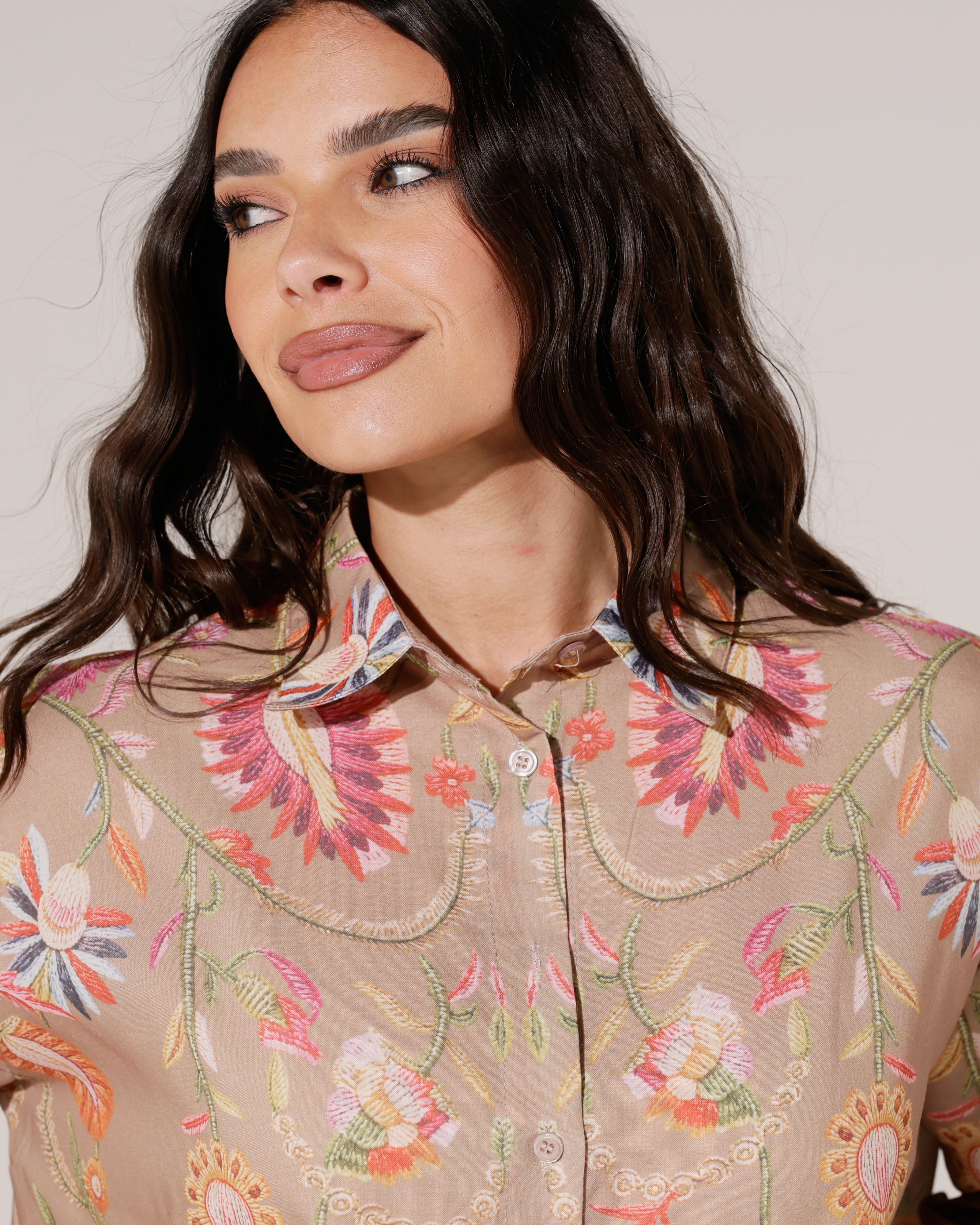 Blouse met geborduurde bloemen Lois Taupe