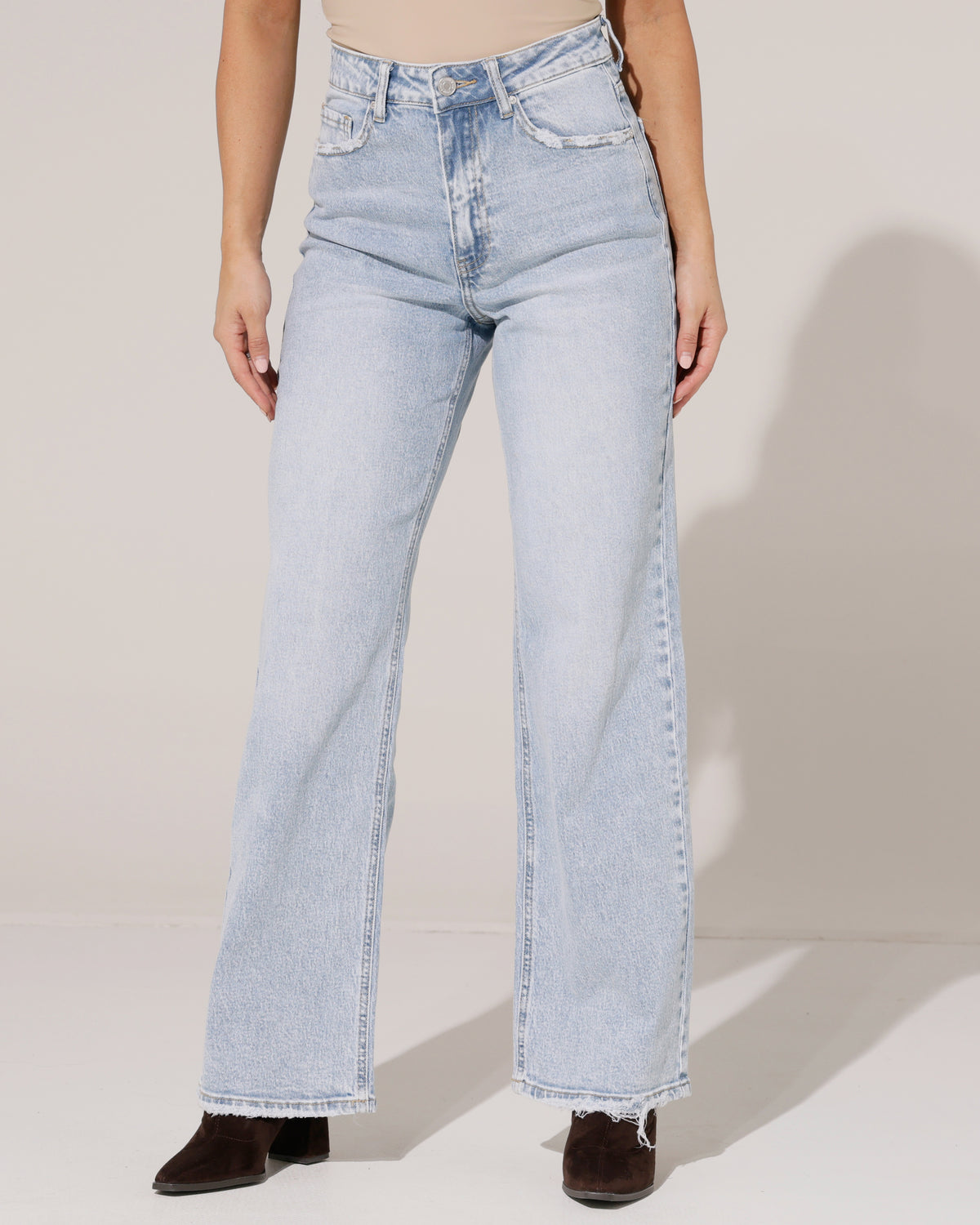 Queen Hearts | Wide leg jeans Pien Lichtblauw