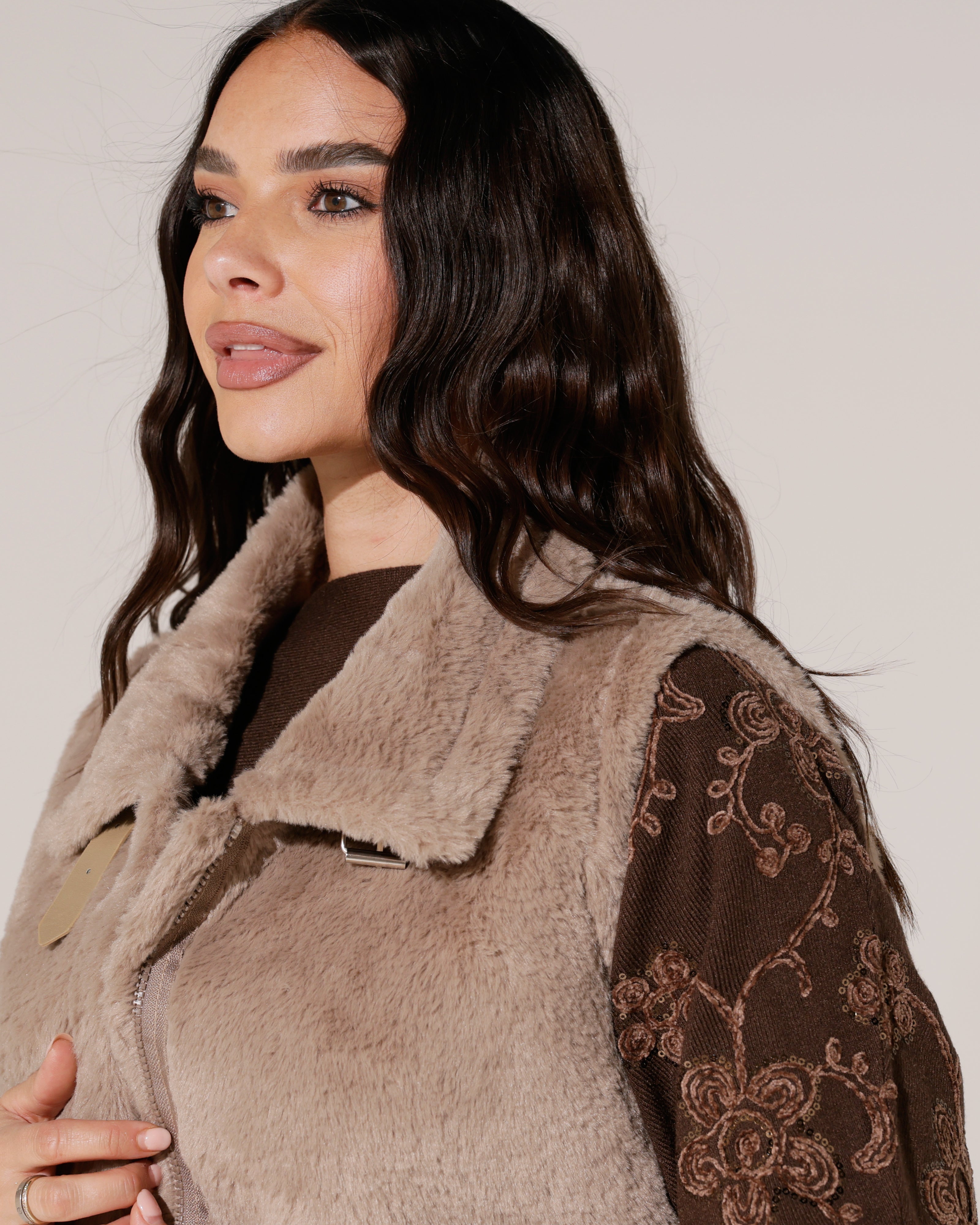 Fake fur bodywarmer Jony Taupe
