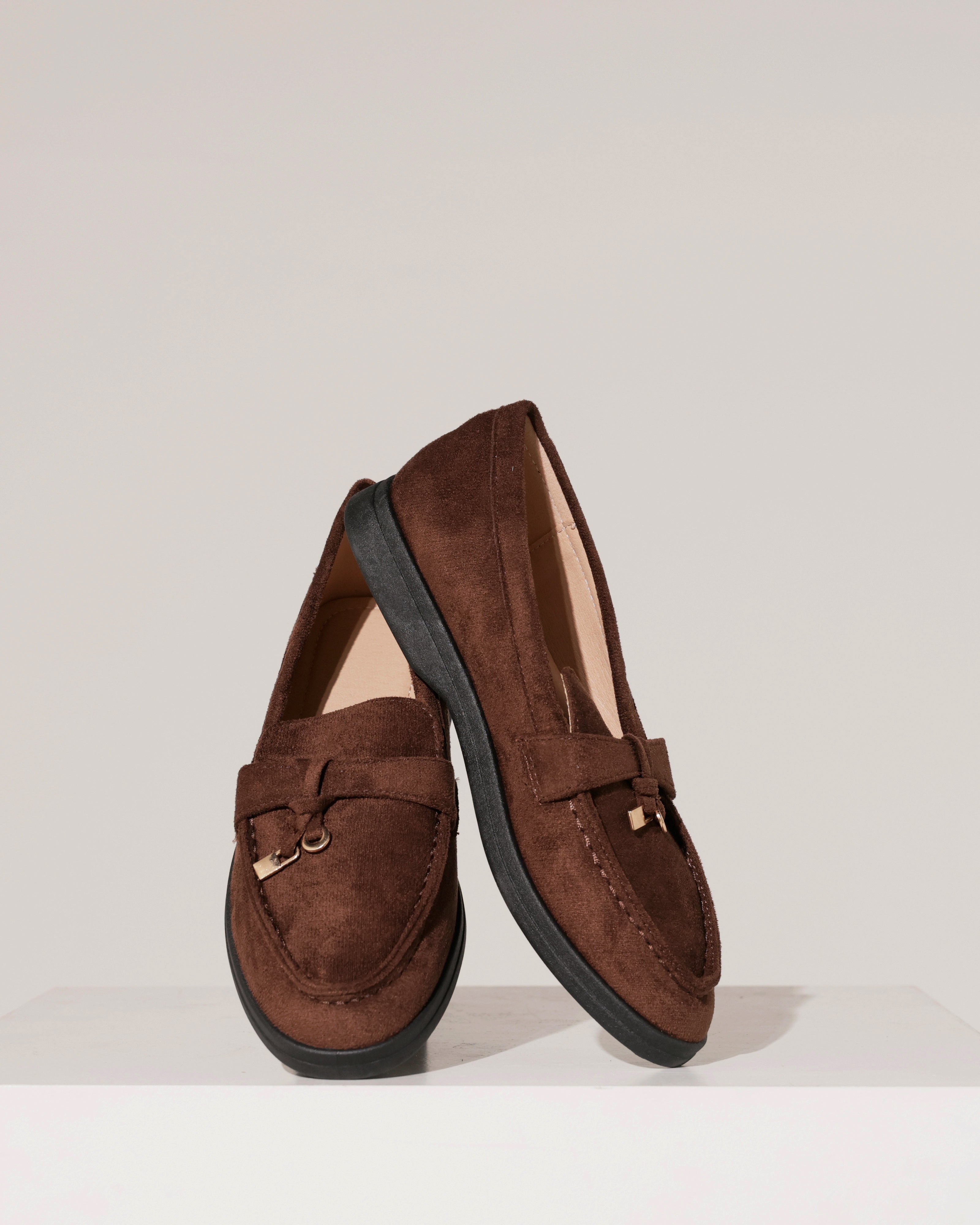 Loafer met goudkleurig detail Lesley Bruin
