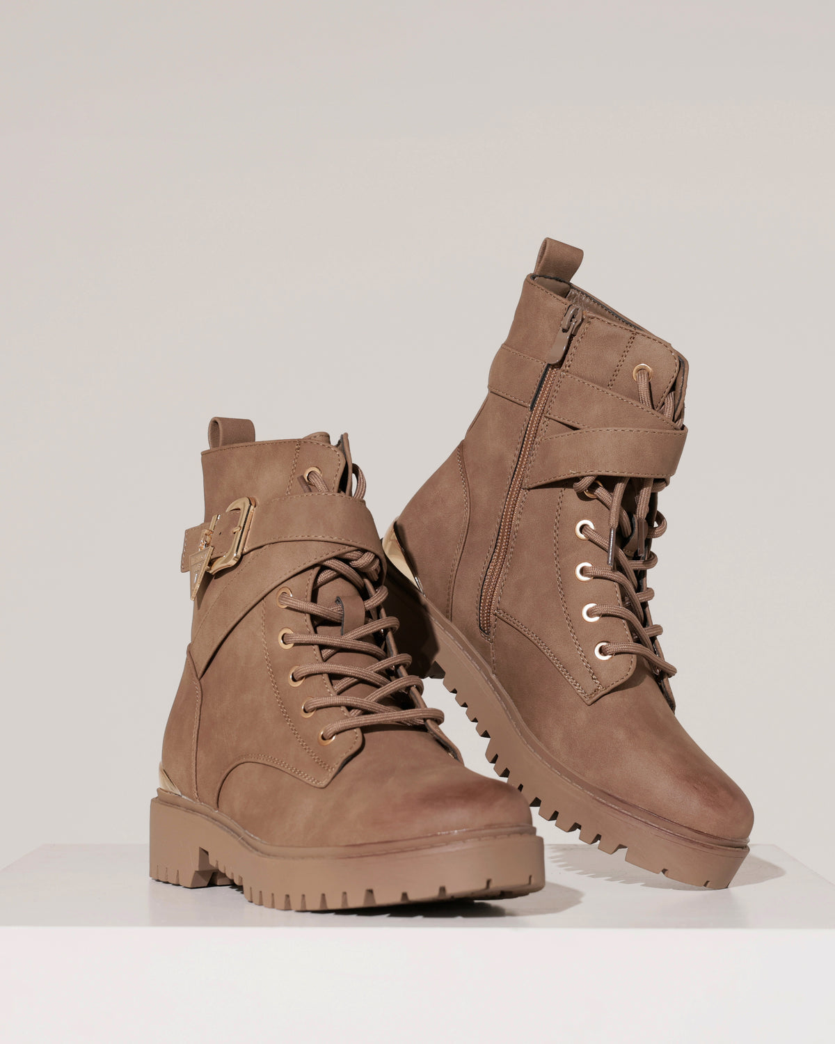 Bikerboot met goudkleurige gesp Lexi Taupe