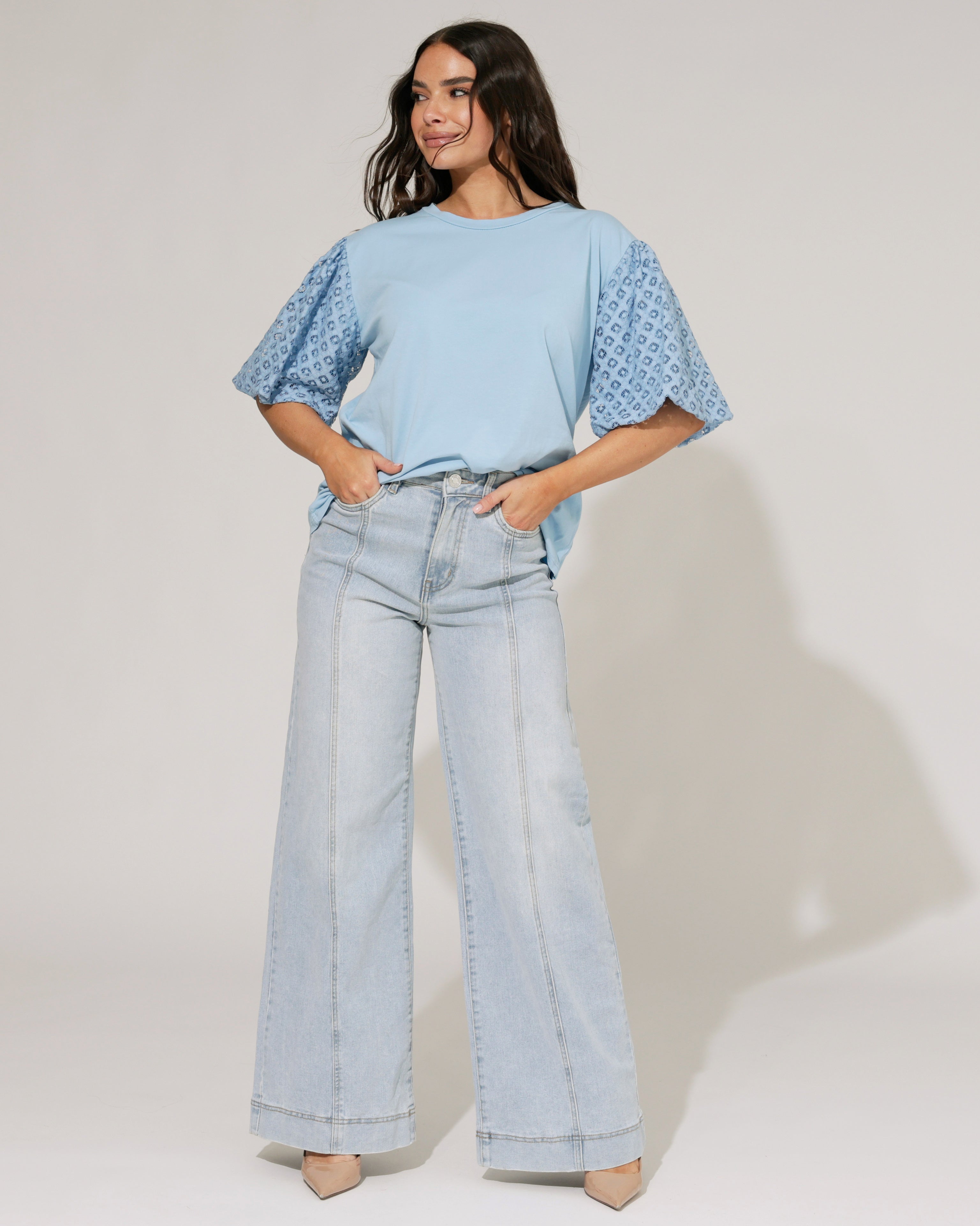 Top met korte mouw kant Bella Lichtblauw